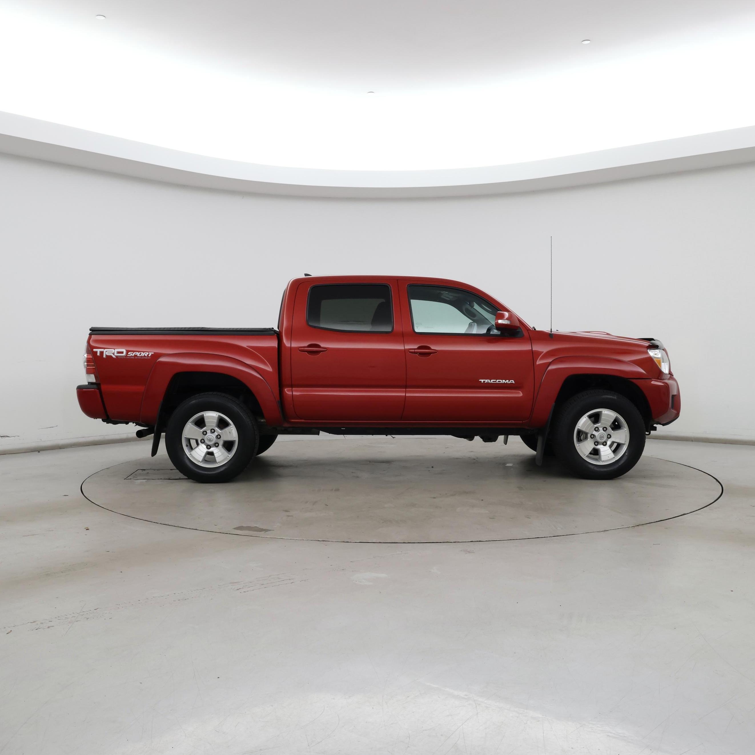 Thumbnail: 2015 Toyota Tacoma - 7