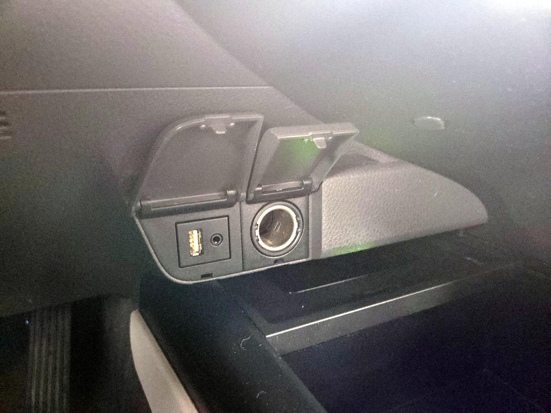 Thumbnail: 2018 Toyota Camry - 19