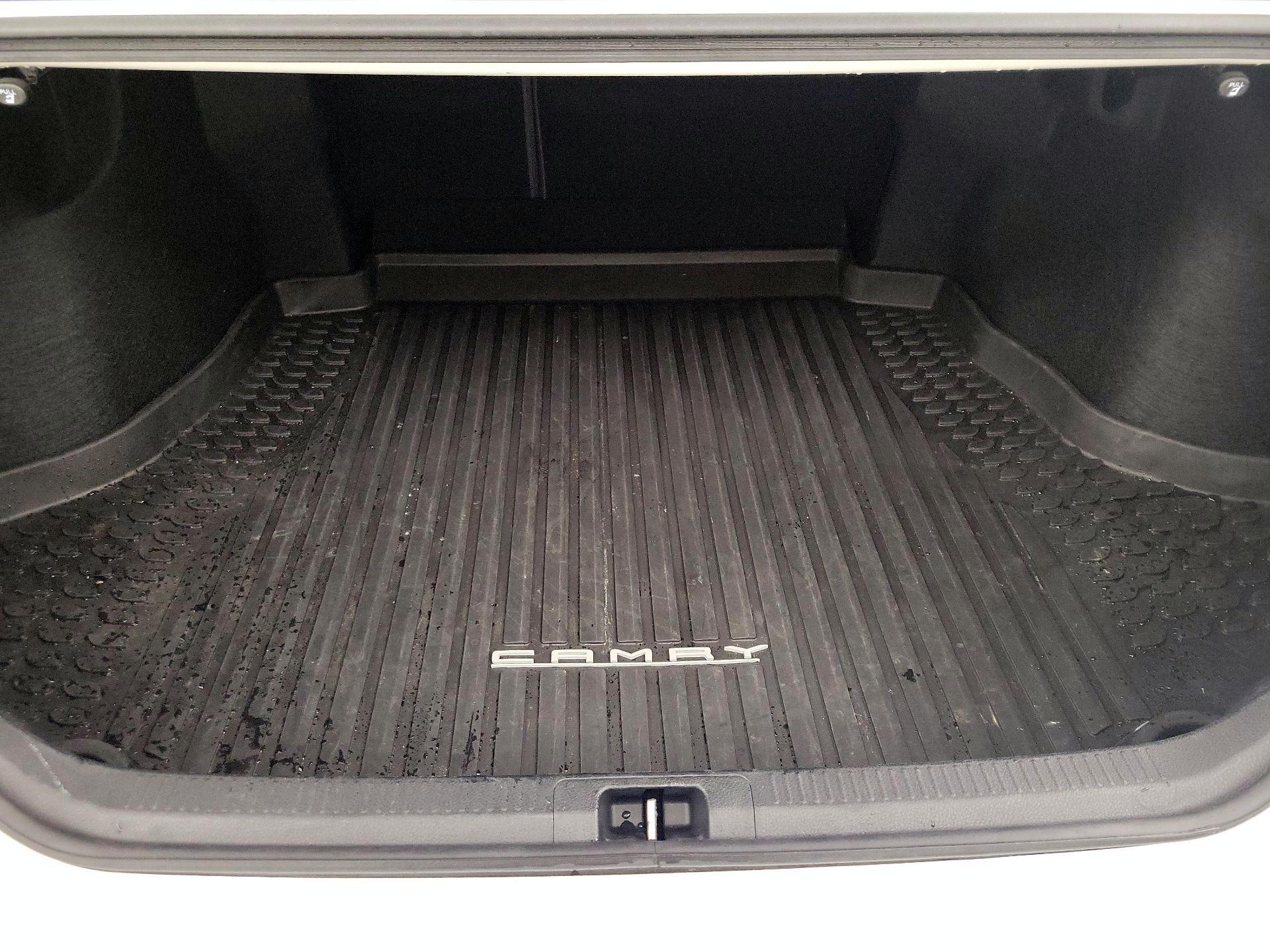 Thumbnail: 2018 Toyota Camry - 20