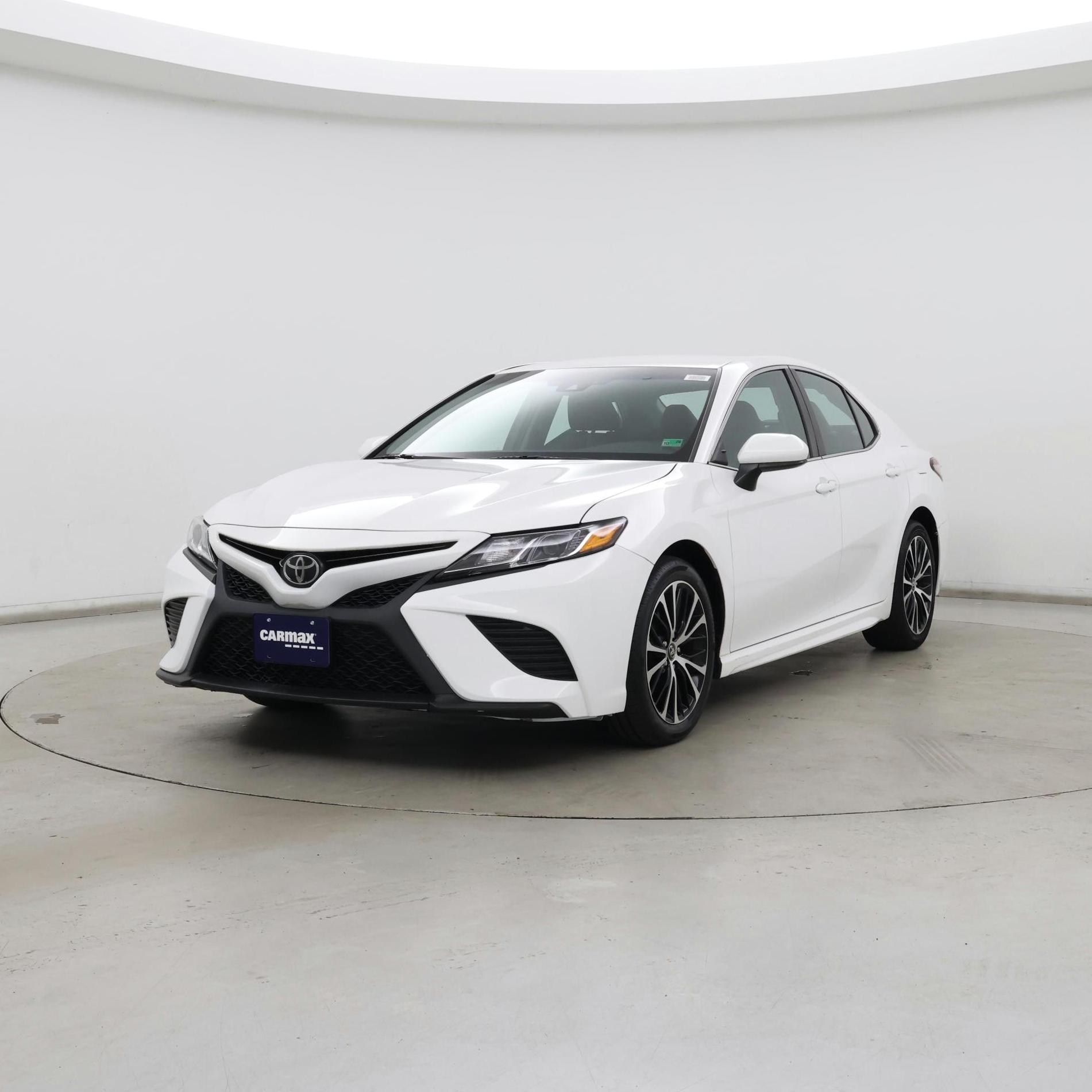 Thumbnail: 2018 Toyota Camry - 4