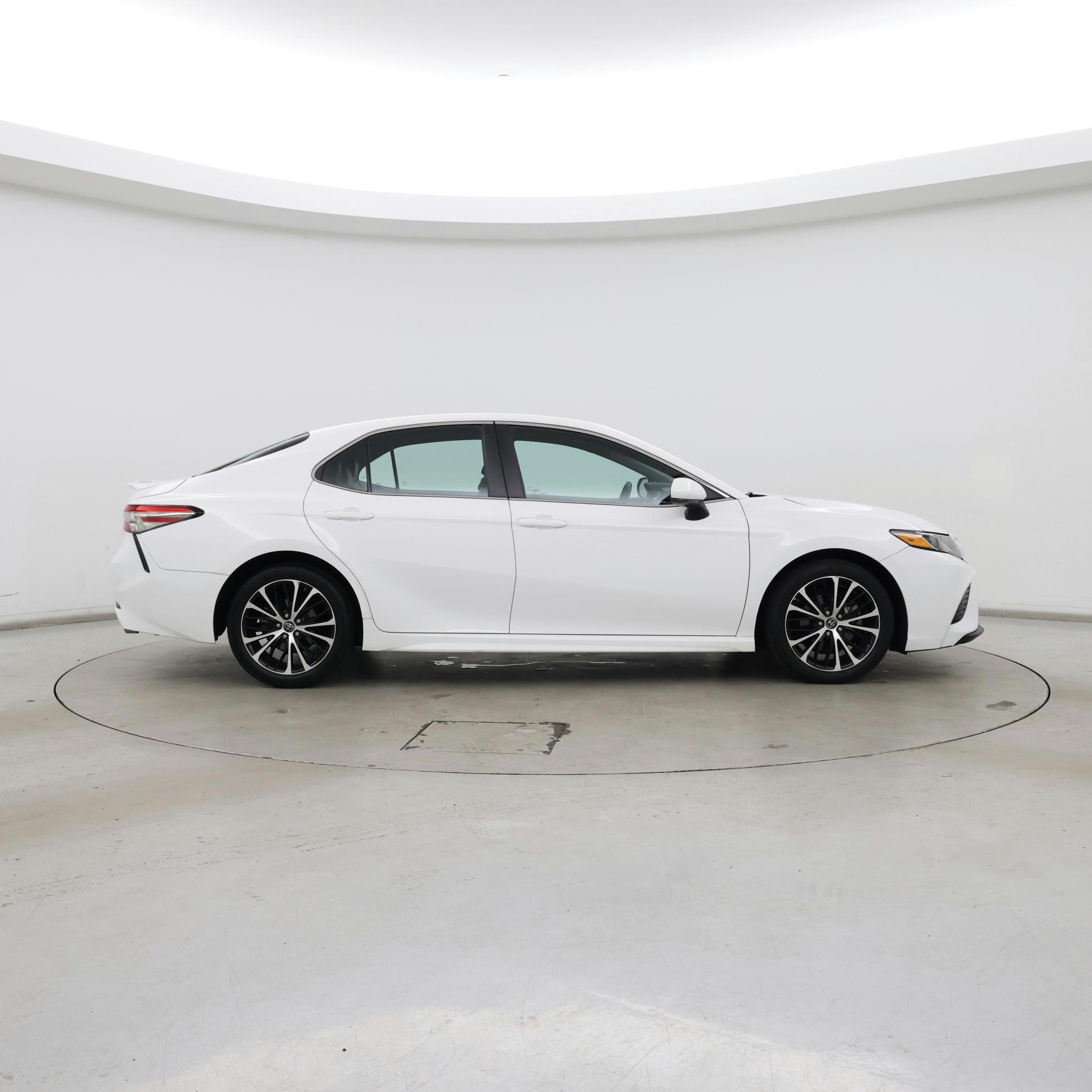 Thumbnail: 2018 Toyota Camry - 7