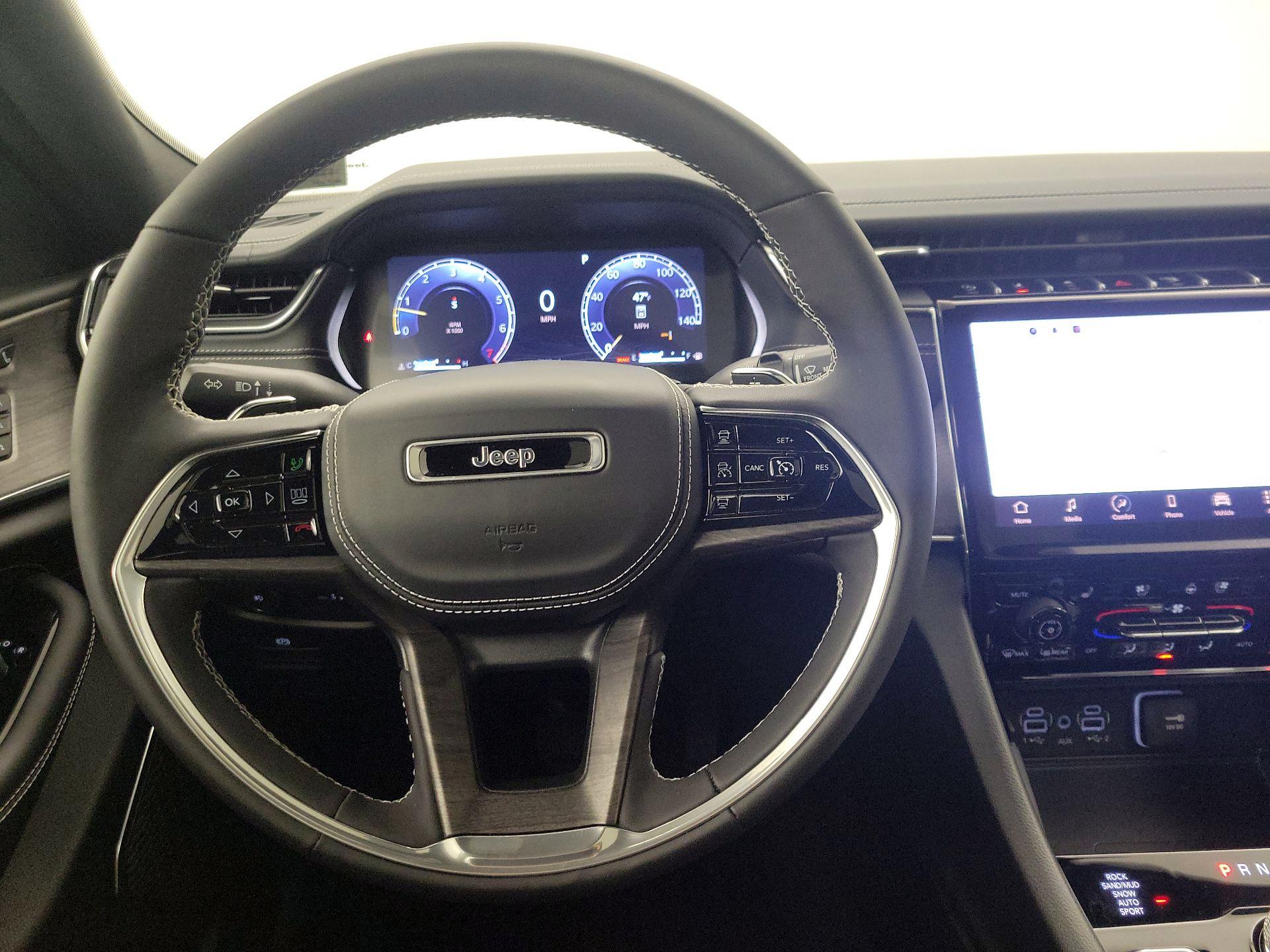 Thumbnail: 2024 Jeep Grand Cherokee - 10