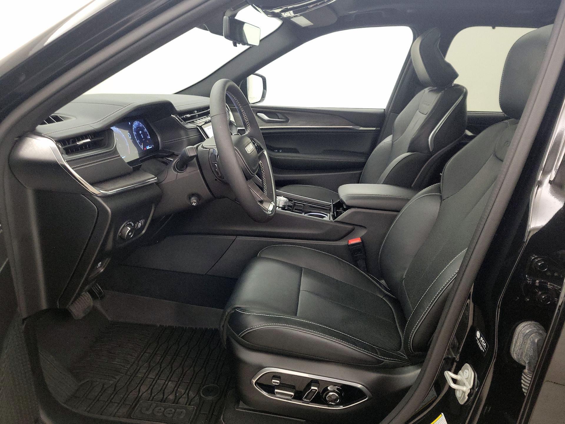 Thumbnail: 2024 Jeep Grand Cherokee - 11