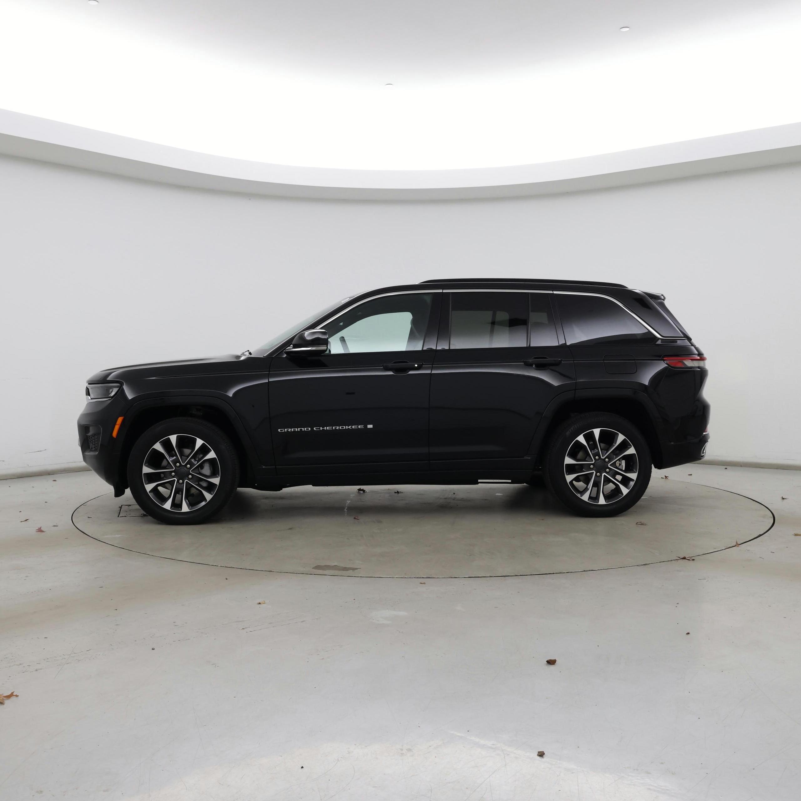 Thumbnail: 2024 Jeep Grand Cherokee - 3