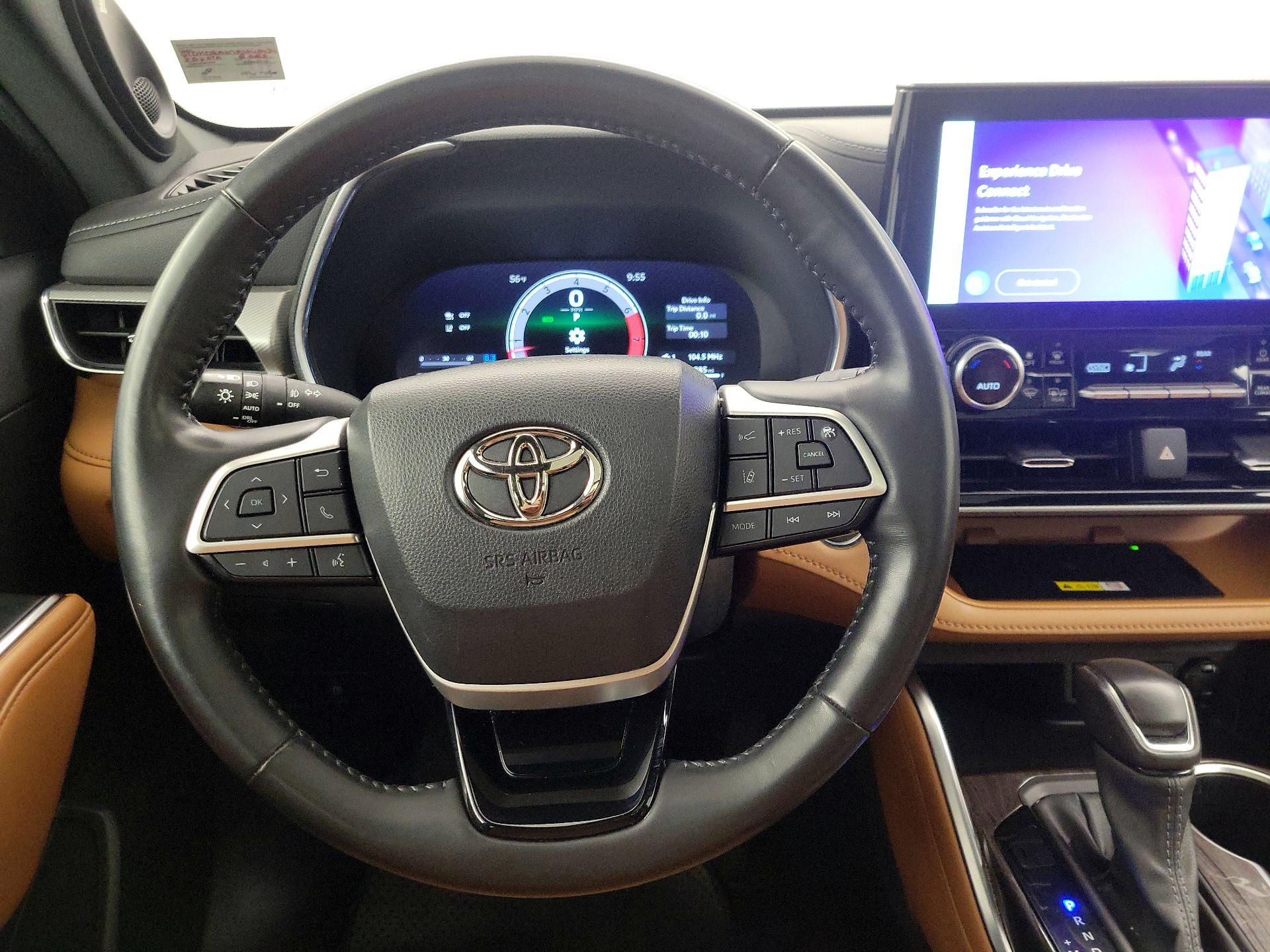 Thumbnail: 2023 Toyota Highlander - 10