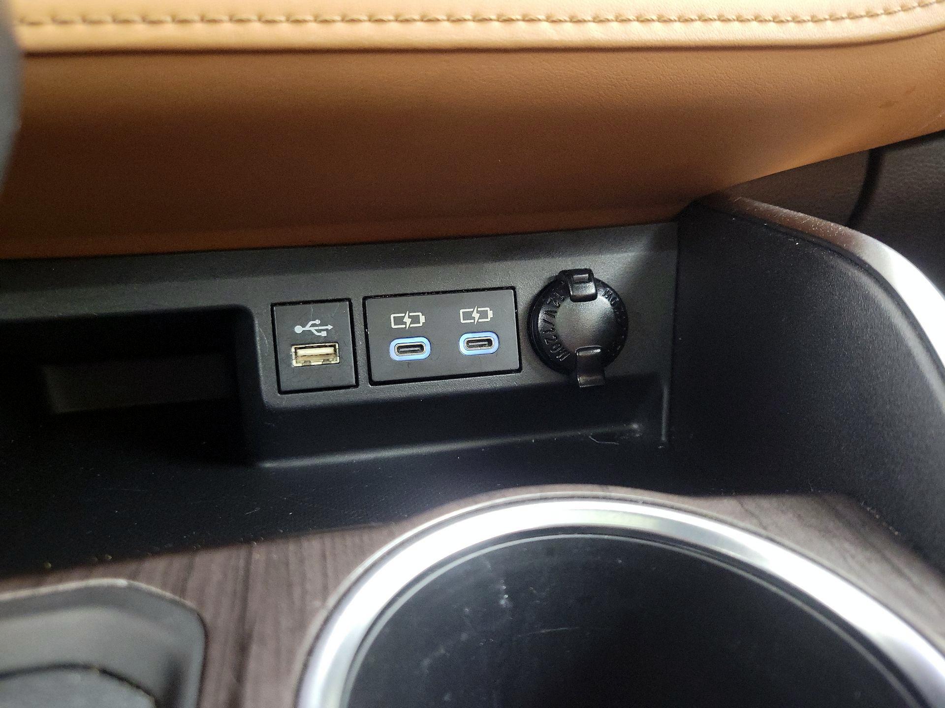 Thumbnail: 2023 Toyota Highlander - 18