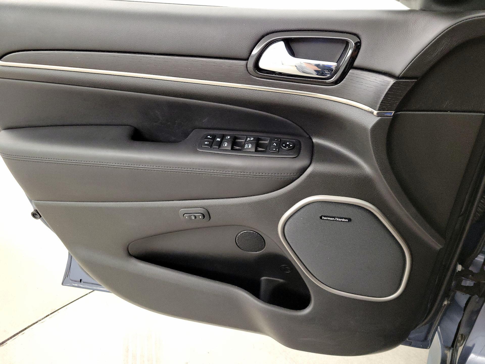 Thumbnail: 2021 Jeep Grand Cherokee - 12