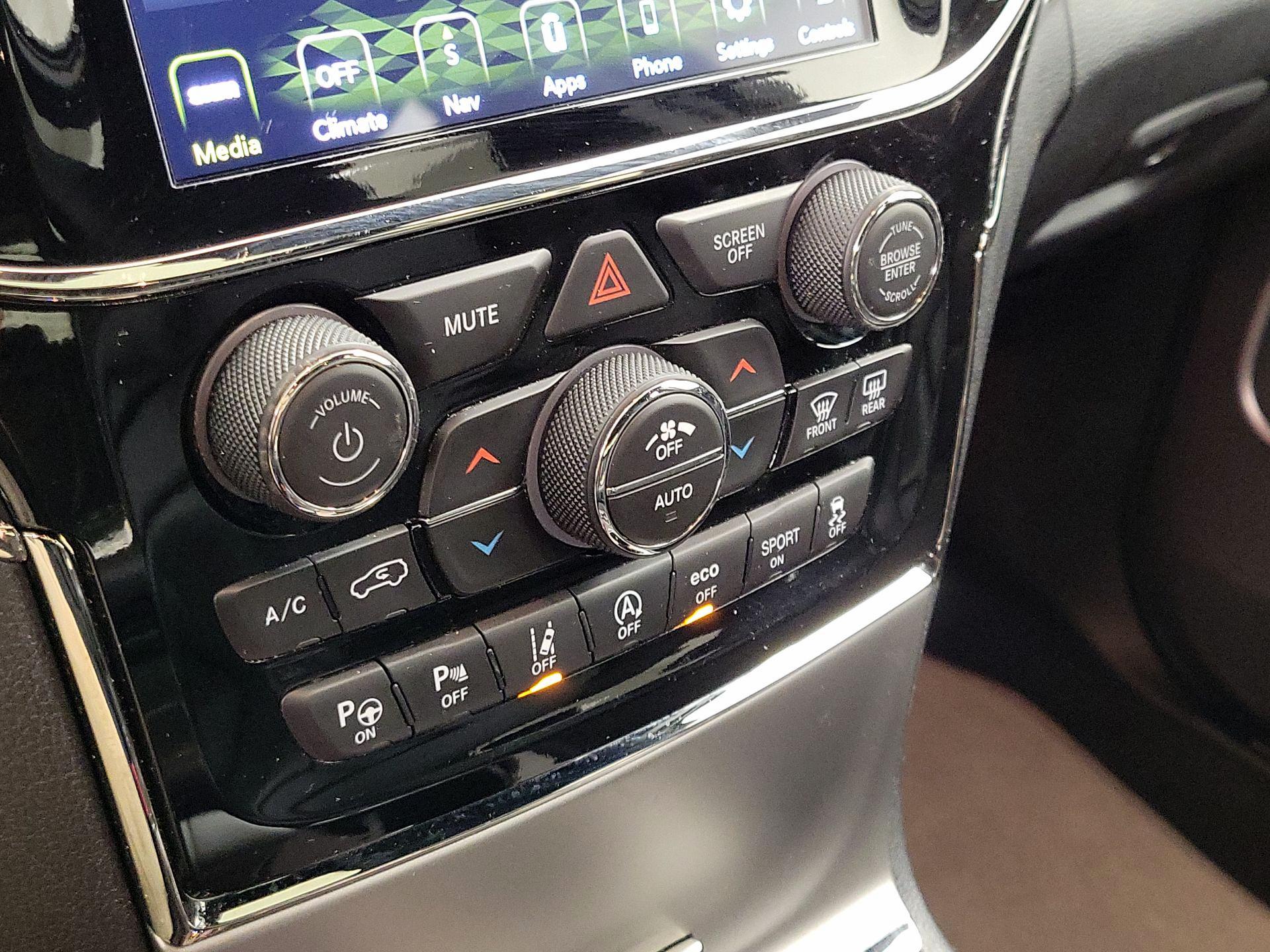 Thumbnail: 2021 Jeep Grand Cherokee - 17