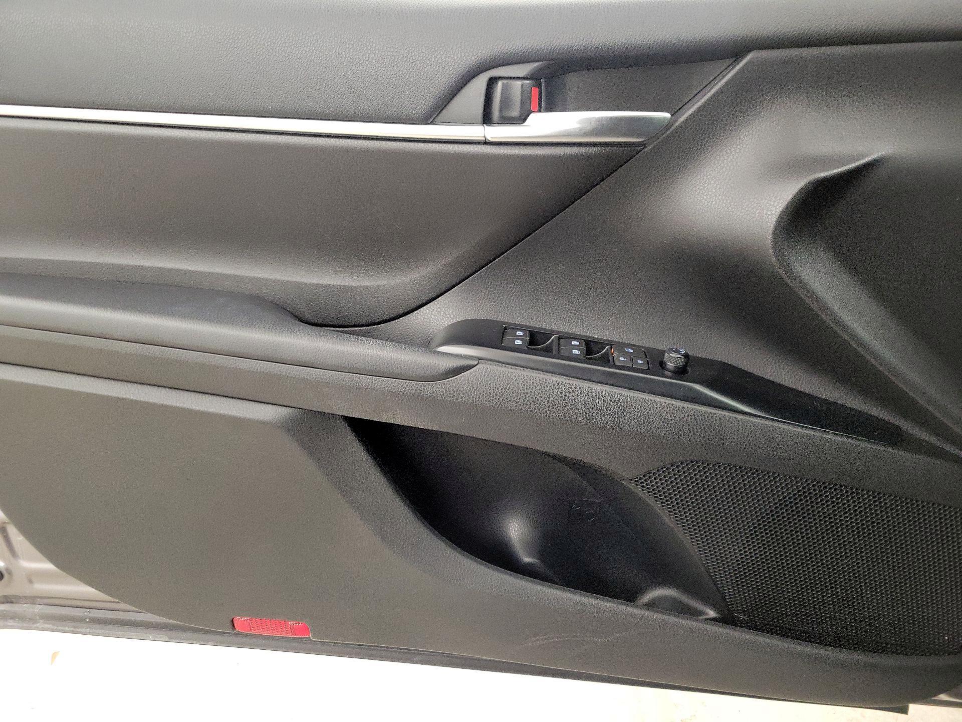 Thumbnail: 2020 Toyota Camry - 12