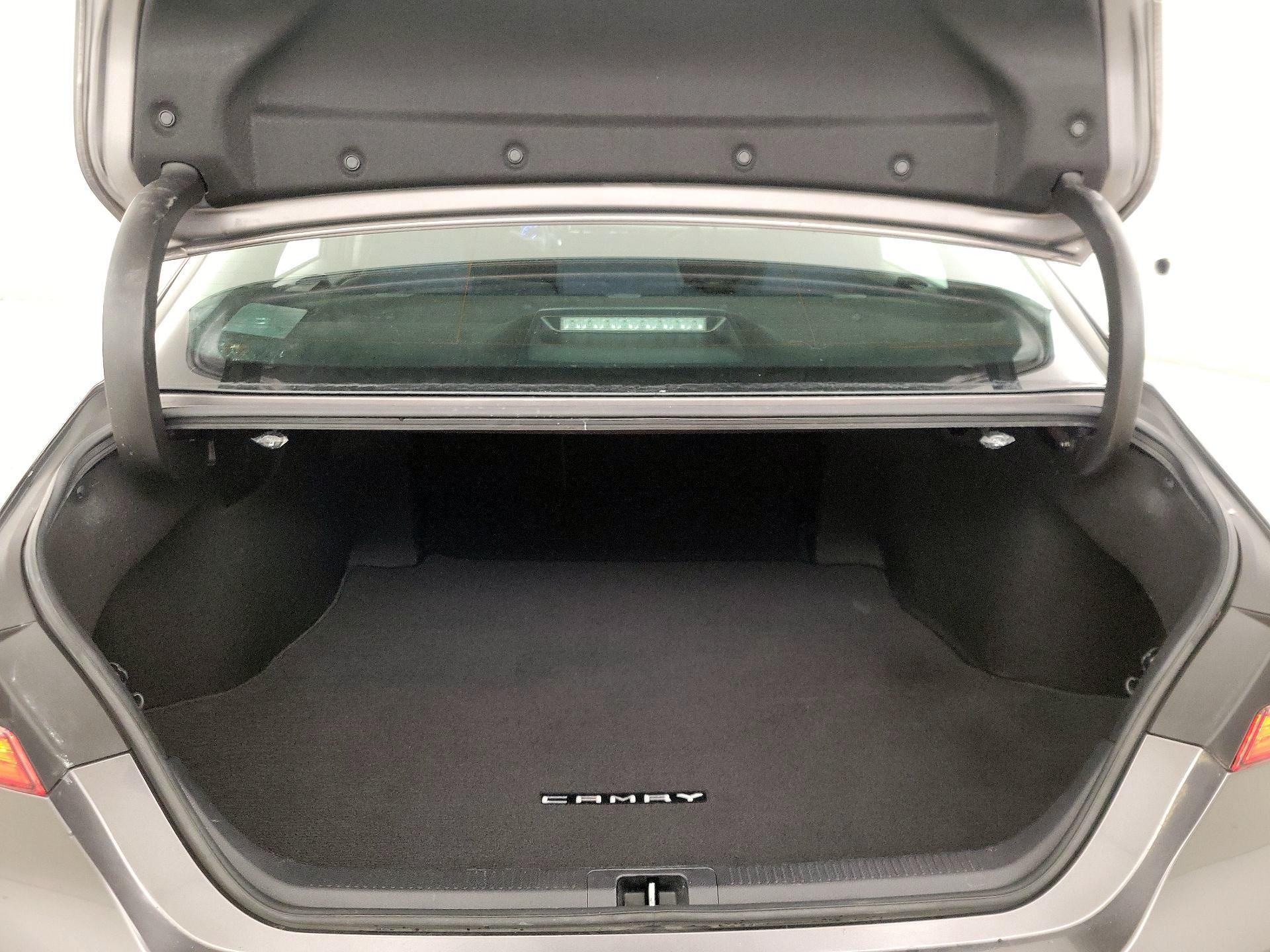 Thumbnail: 2020 Toyota Camry - 20