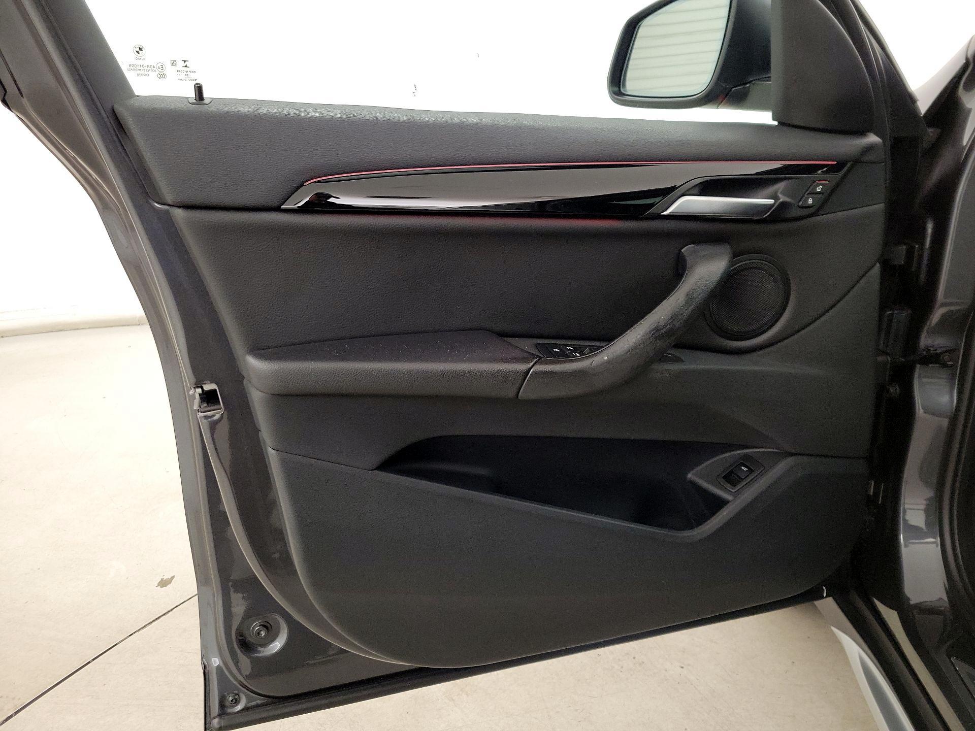 Thumbnail: 2021 BMW X1 - 12