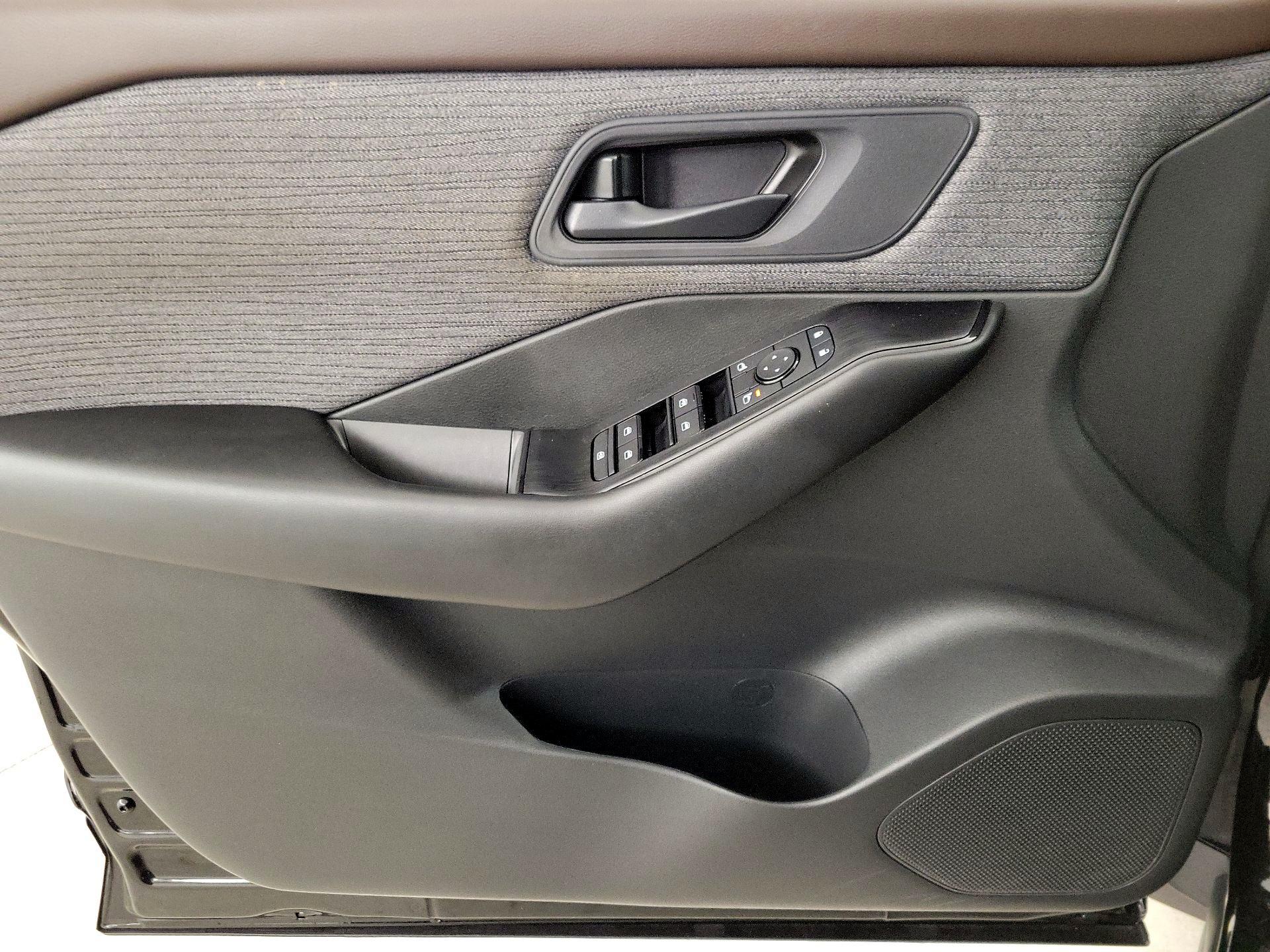 Thumbnail: 2023 Nissan Rogue - 12