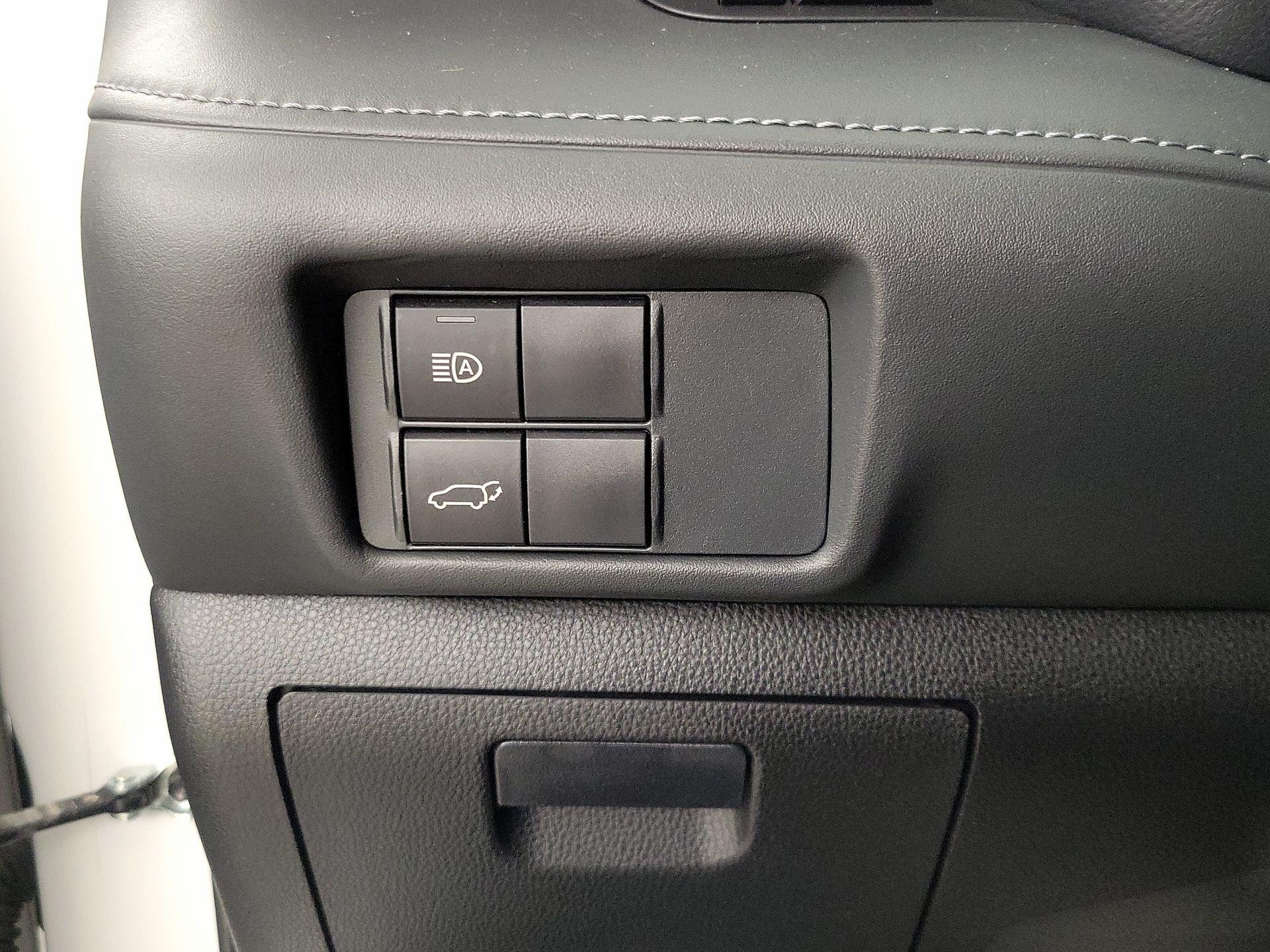 Thumbnail: 2022 Toyota Highlander - 13