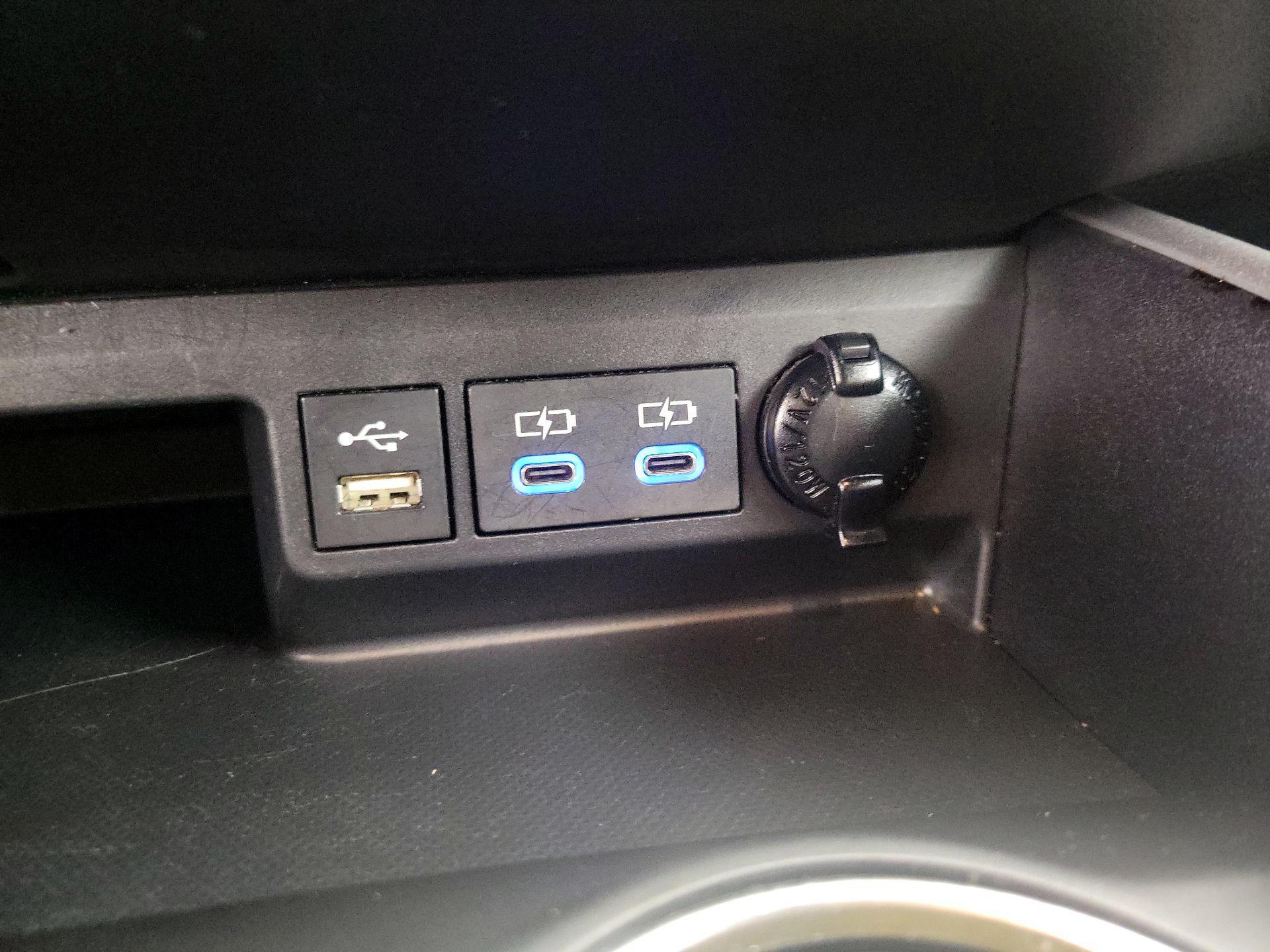 Thumbnail: 2022 Toyota Highlander - 18