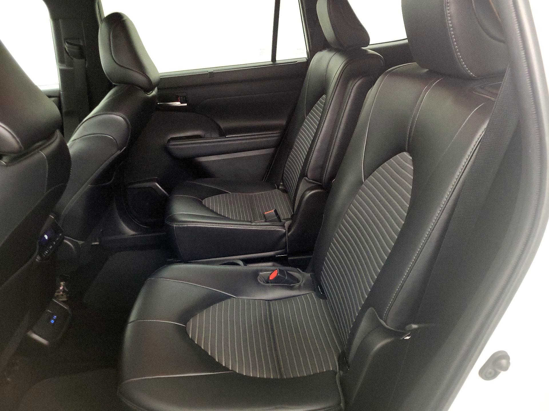 Thumbnail: 2022 Toyota Highlander - 20