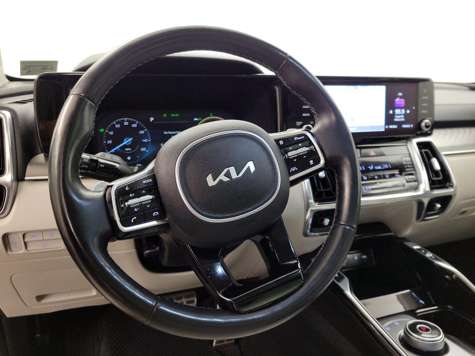 Thumbnail: 2023 Kia Sorento - 10