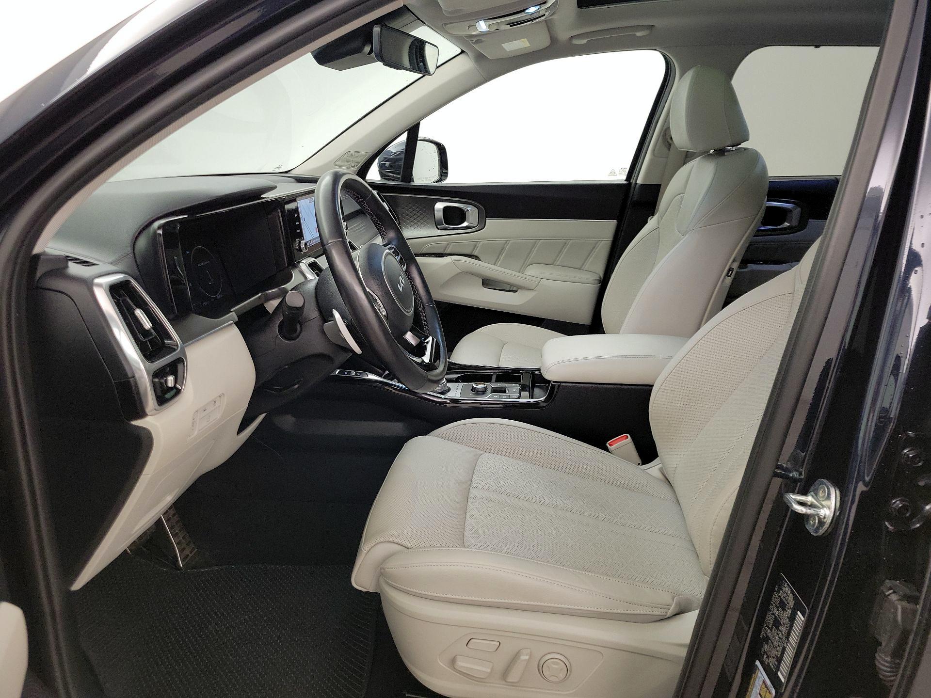 Thumbnail: 2023 Kia Sorento - 11