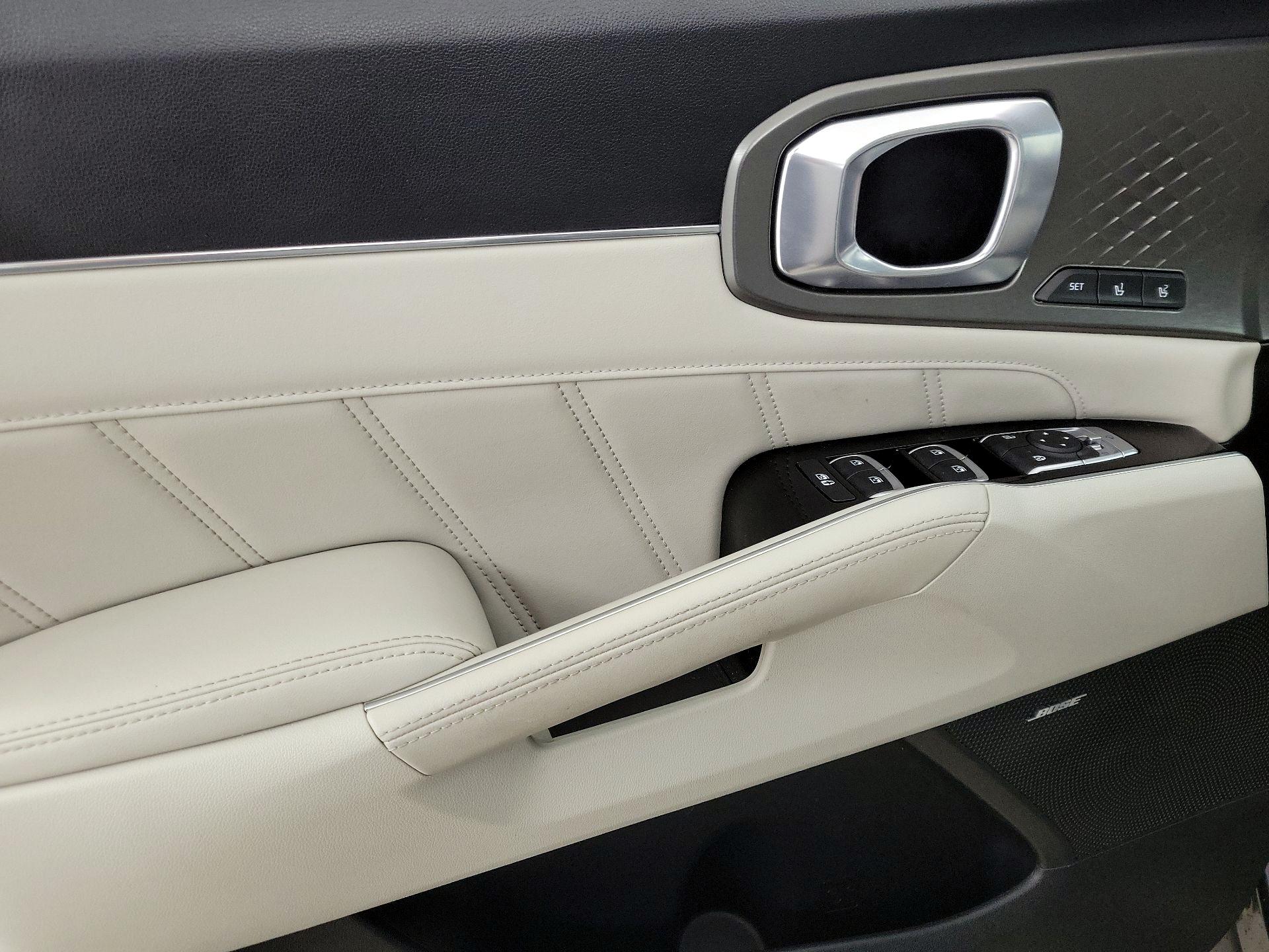 Thumbnail: 2023 Kia Sorento - 12