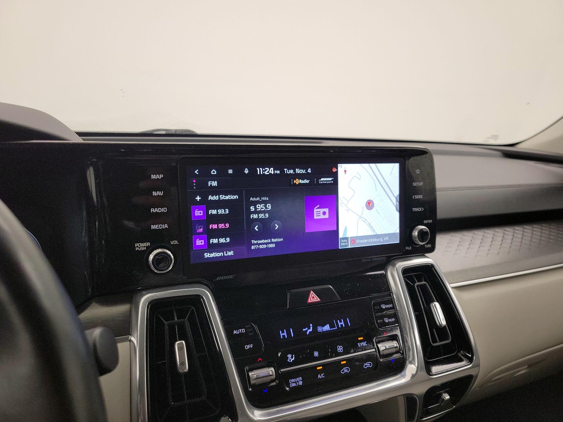 Thumbnail: 2023 Kia Sorento - 16