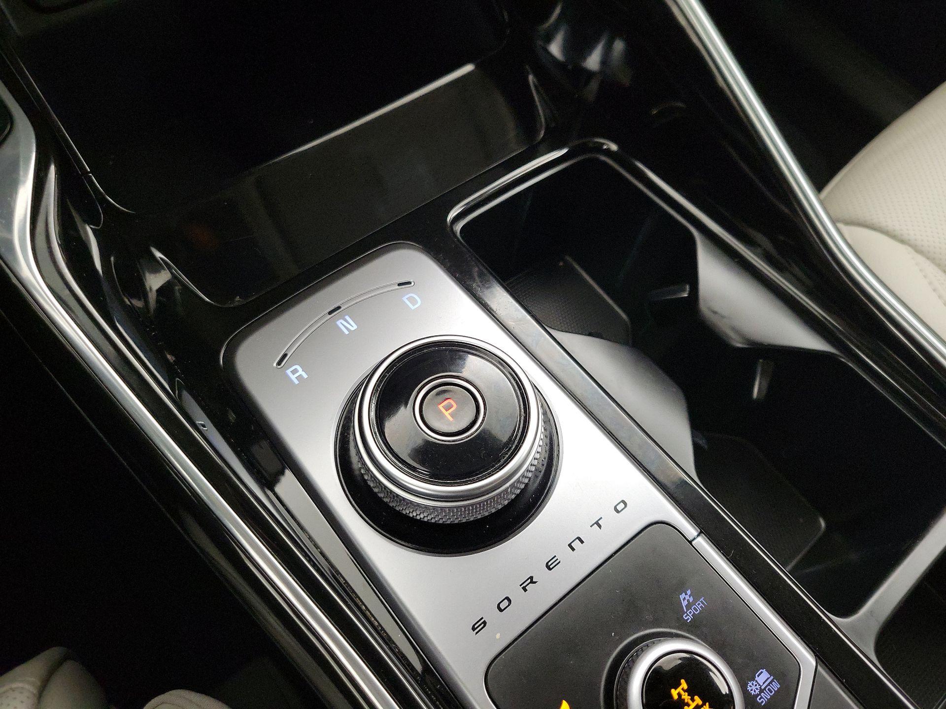 Thumbnail: 2023 Kia Sorento - 18