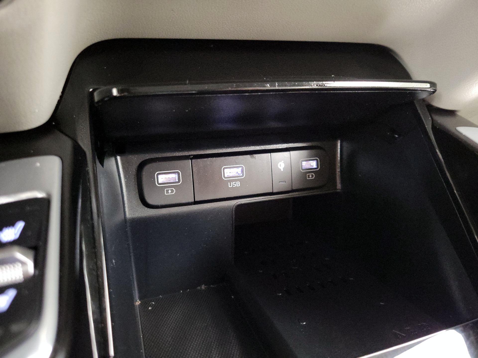 Thumbnail: 2023 Kia Sorento - 19