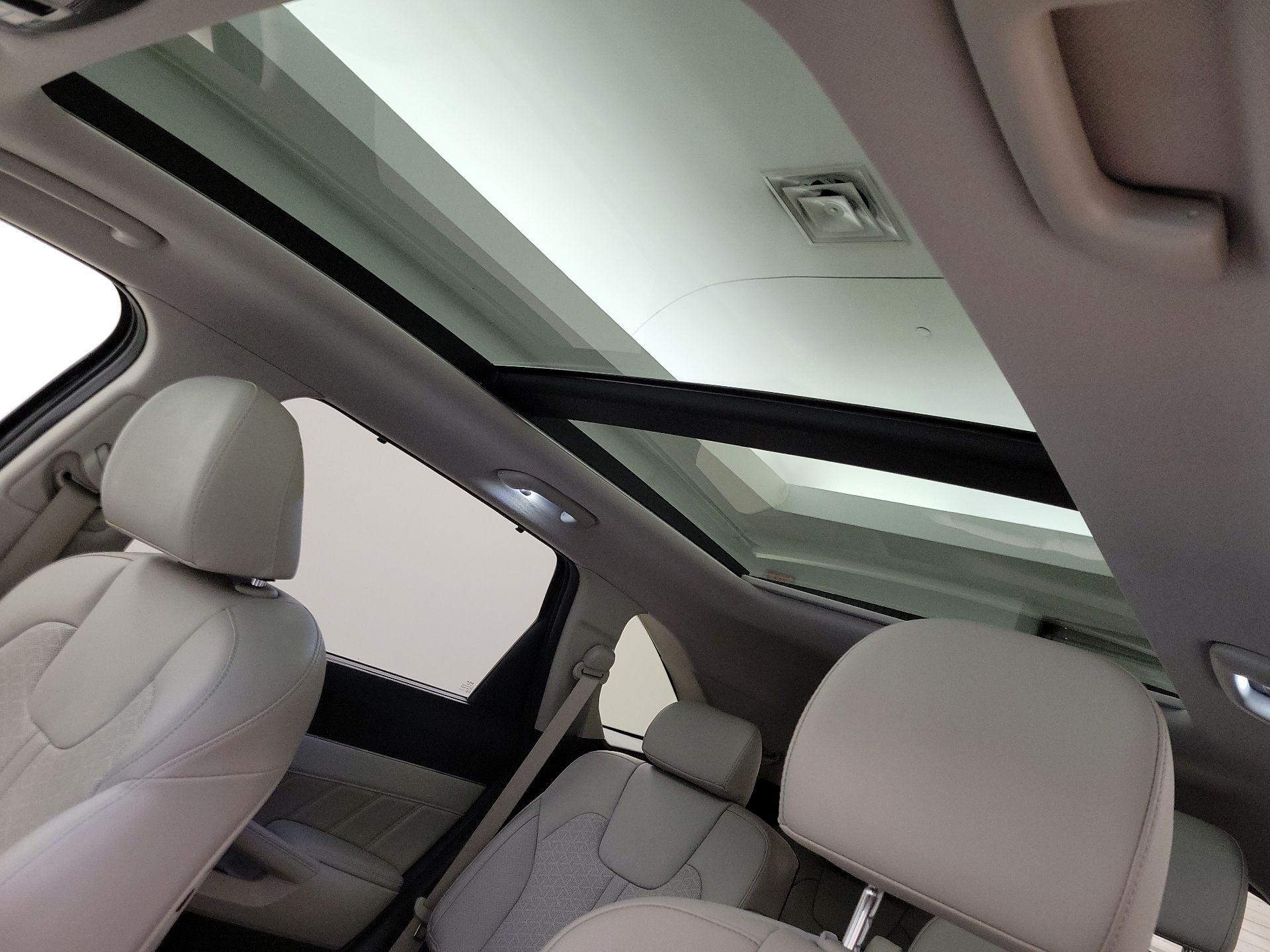 Thumbnail: 2023 Kia Sorento - 20