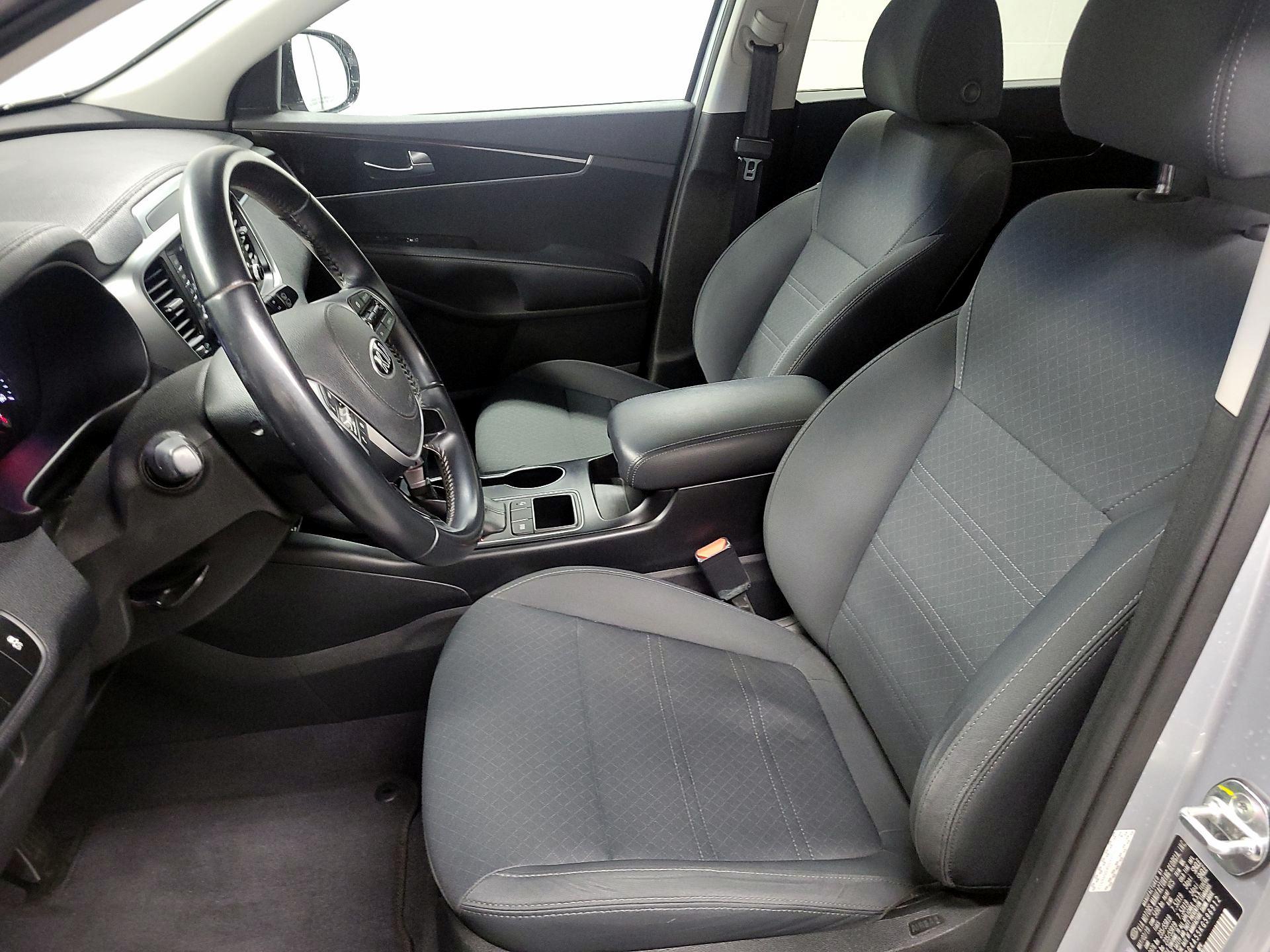 Thumbnail: 2019 Kia Sorento - 11