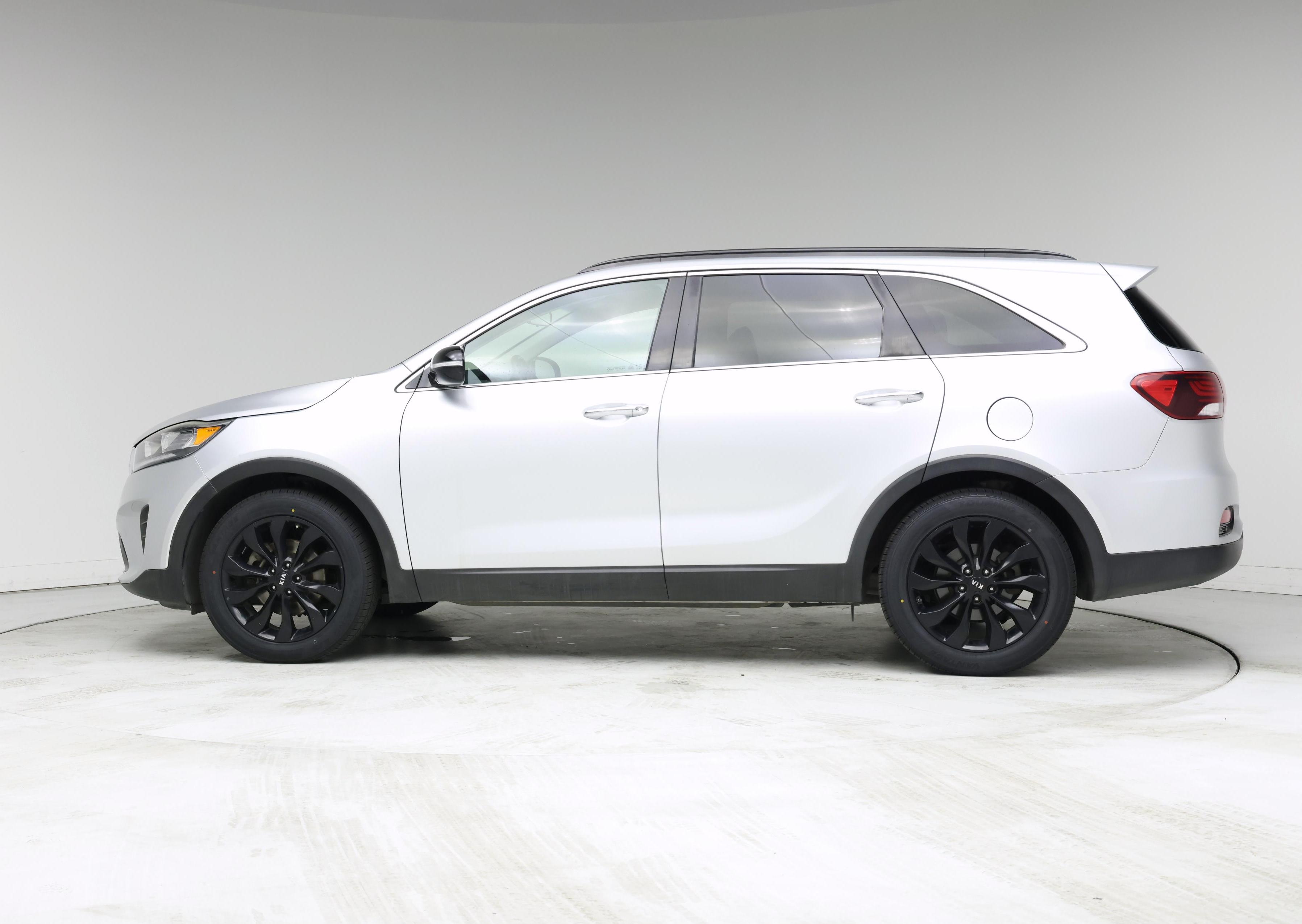 Thumbnail: 2019 Kia Sorento - 3