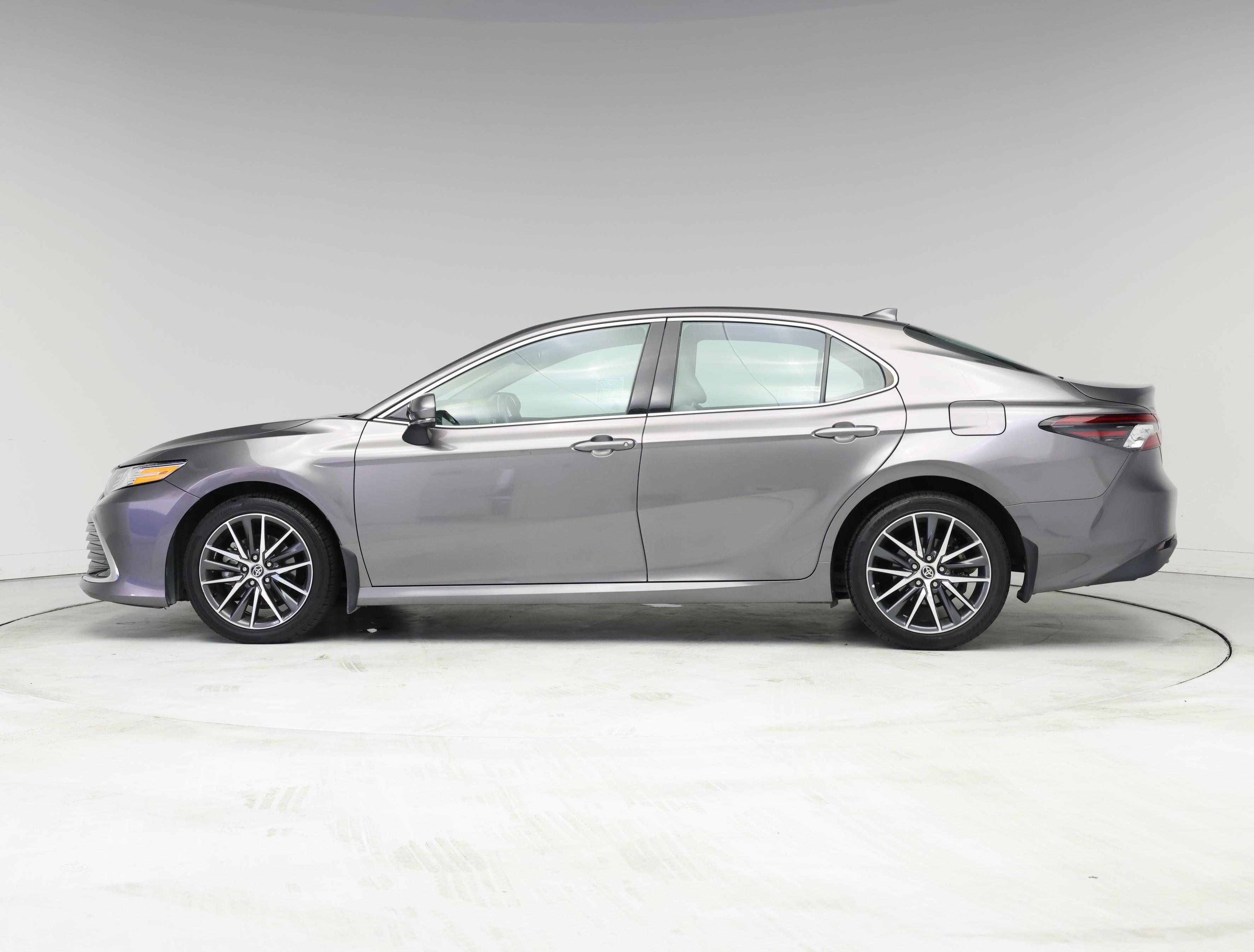 Thumbnail: 2021 Toyota Camry - 3