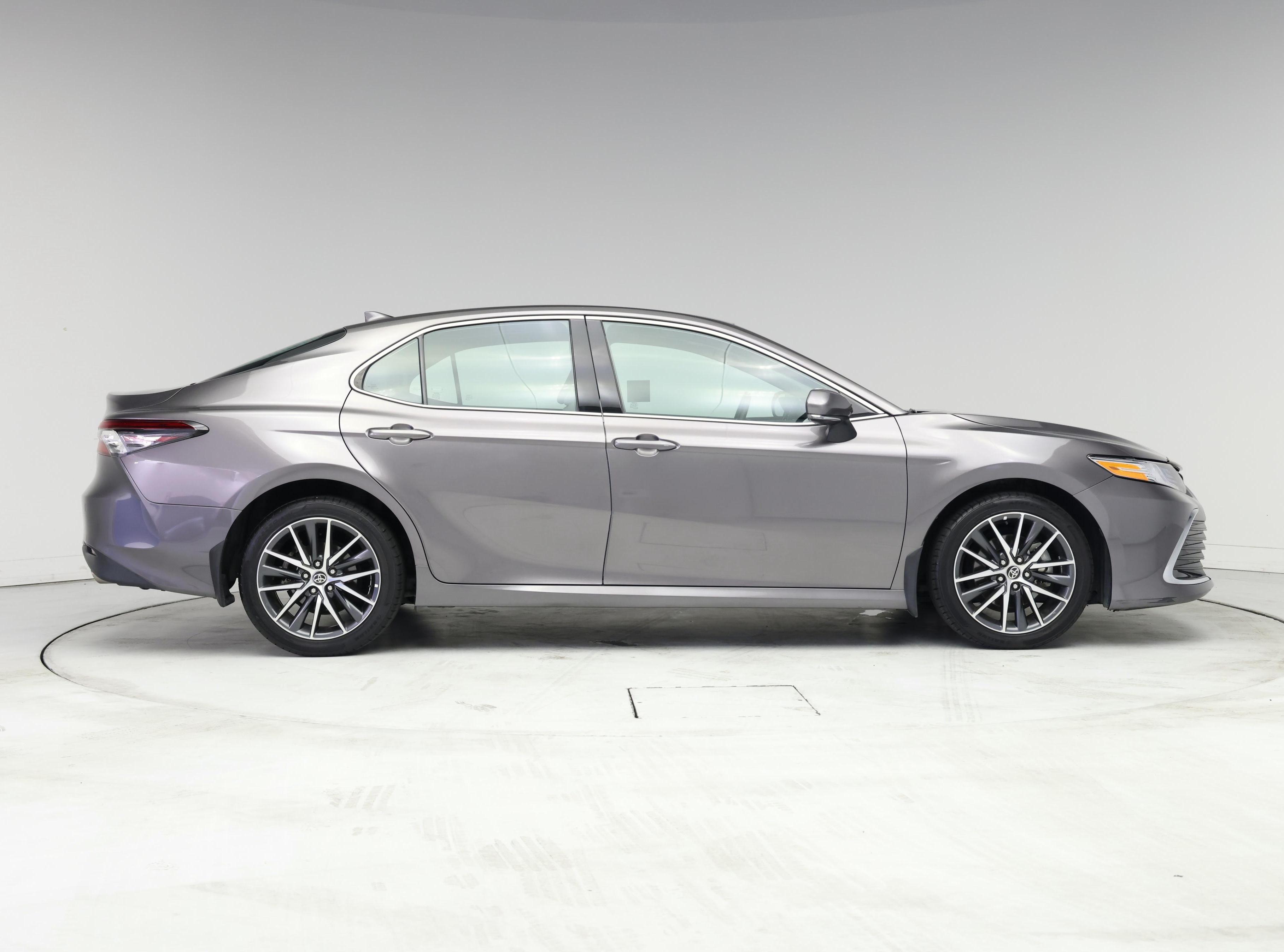 Thumbnail: 2021 Toyota Camry - 7