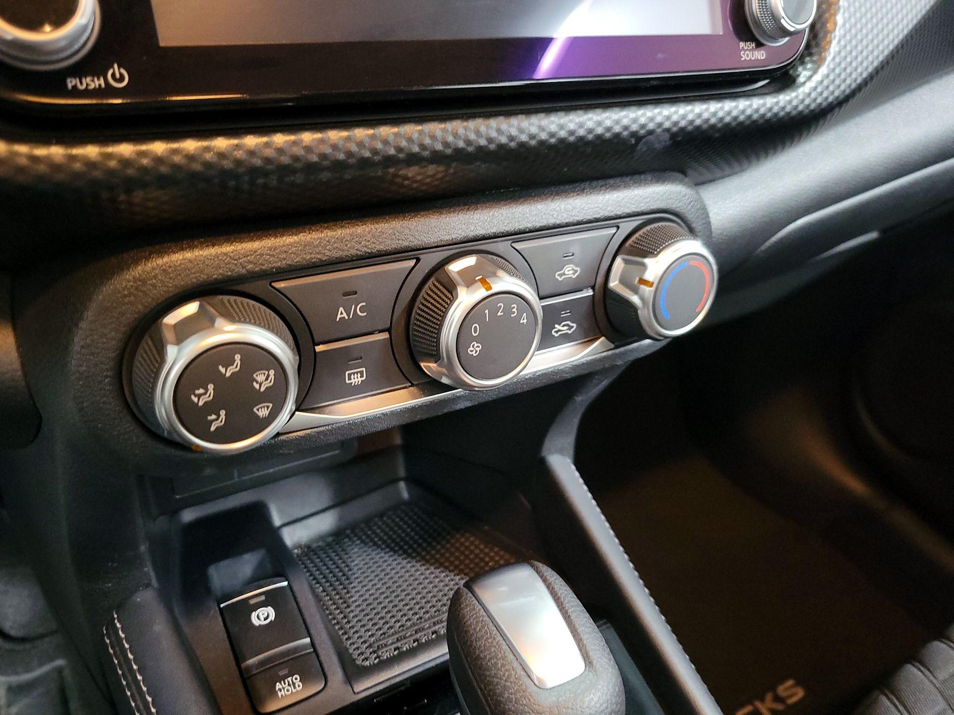 Thumbnail: 2023 Nissan Kicks - 15
