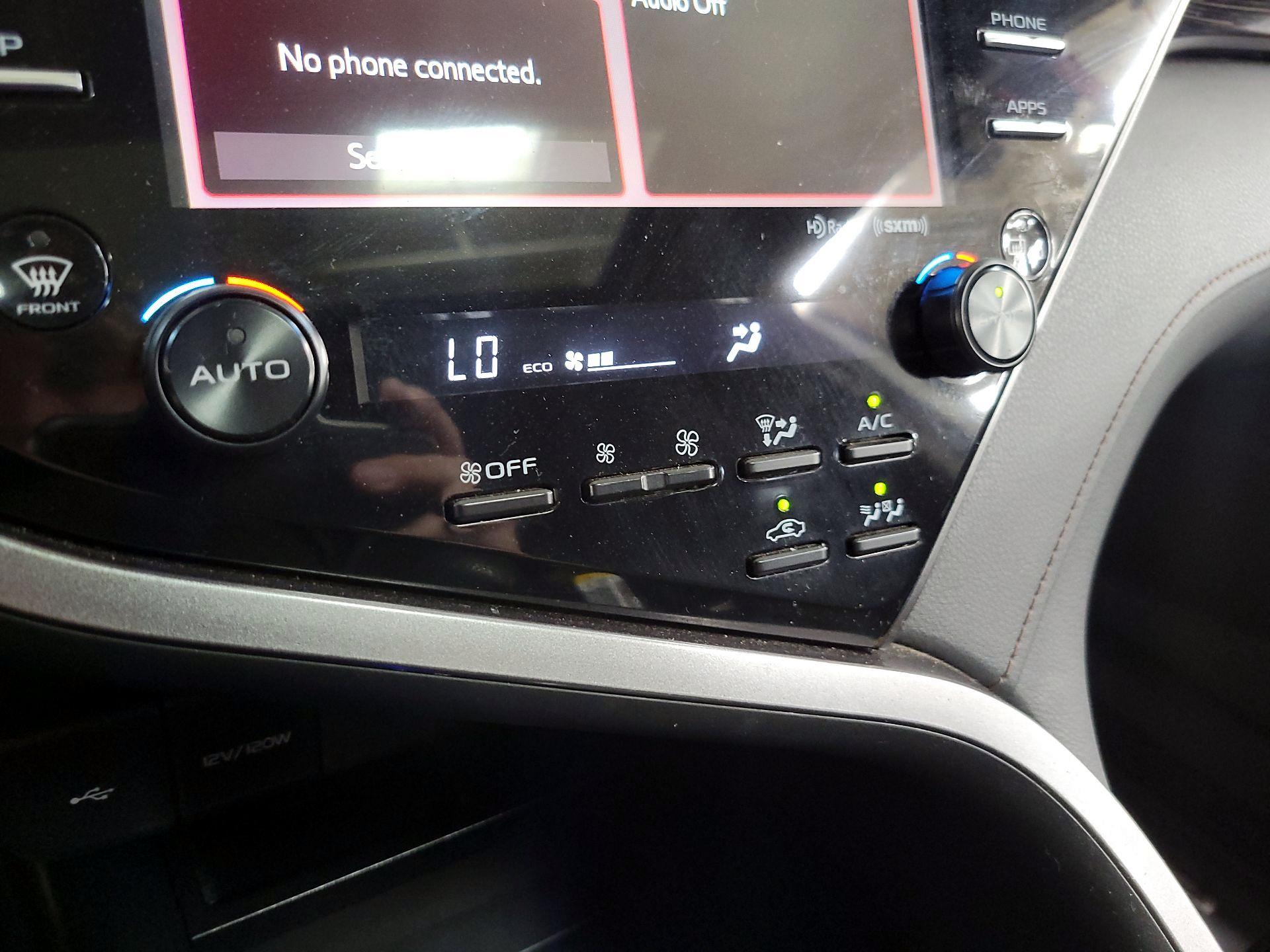 Thumbnail: 2020 Toyota Camry - 16