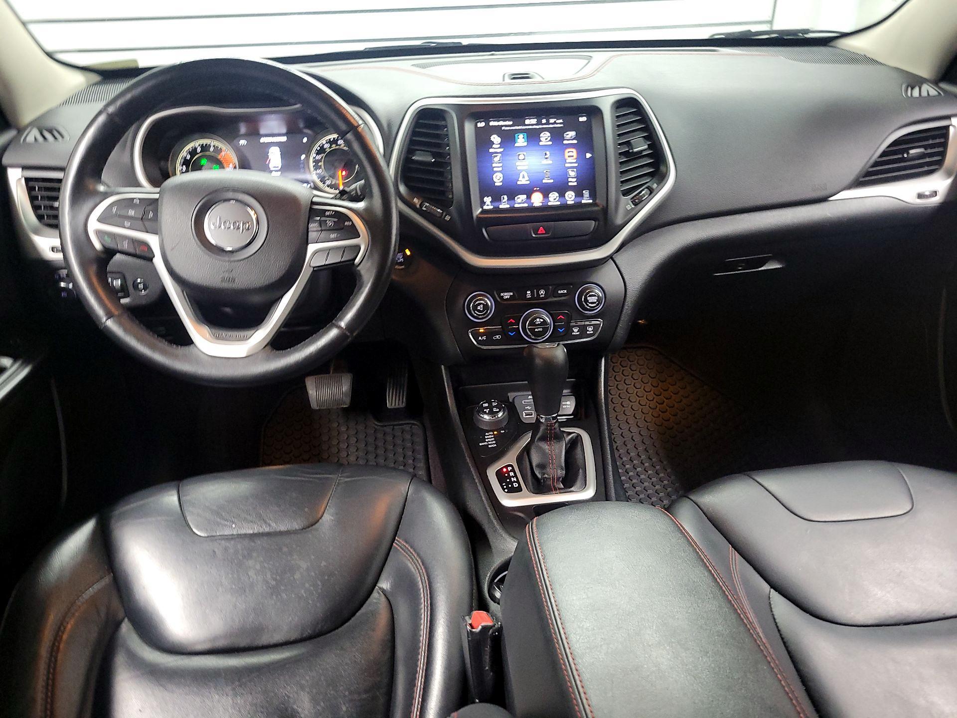 Thumbnail: 2016 Jeep Cherokee - 9