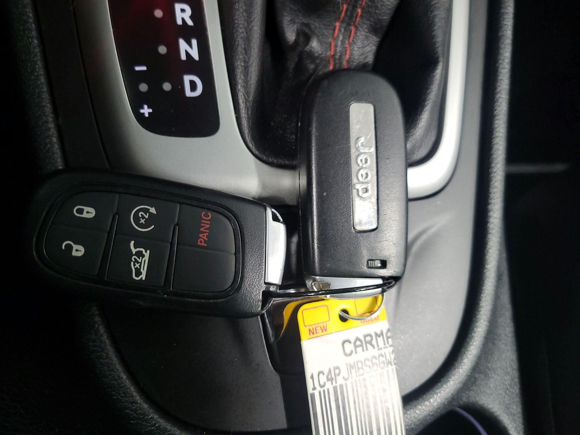 Thumbnail: 2016 Jeep Cherokee - 20