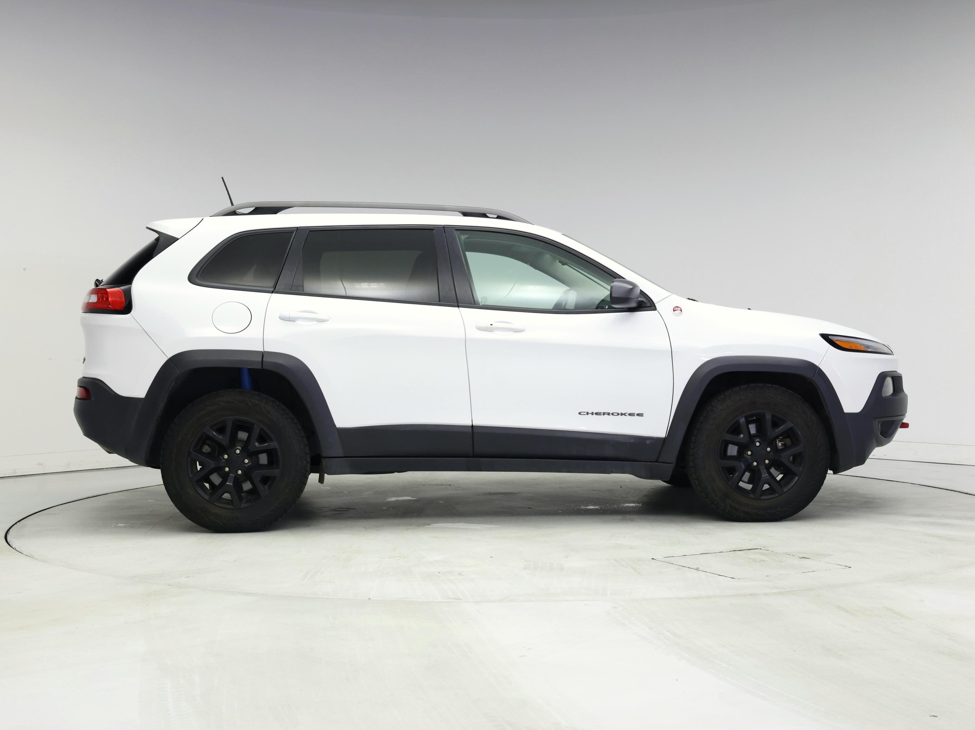 Thumbnail: 2016 Jeep Cherokee - 7