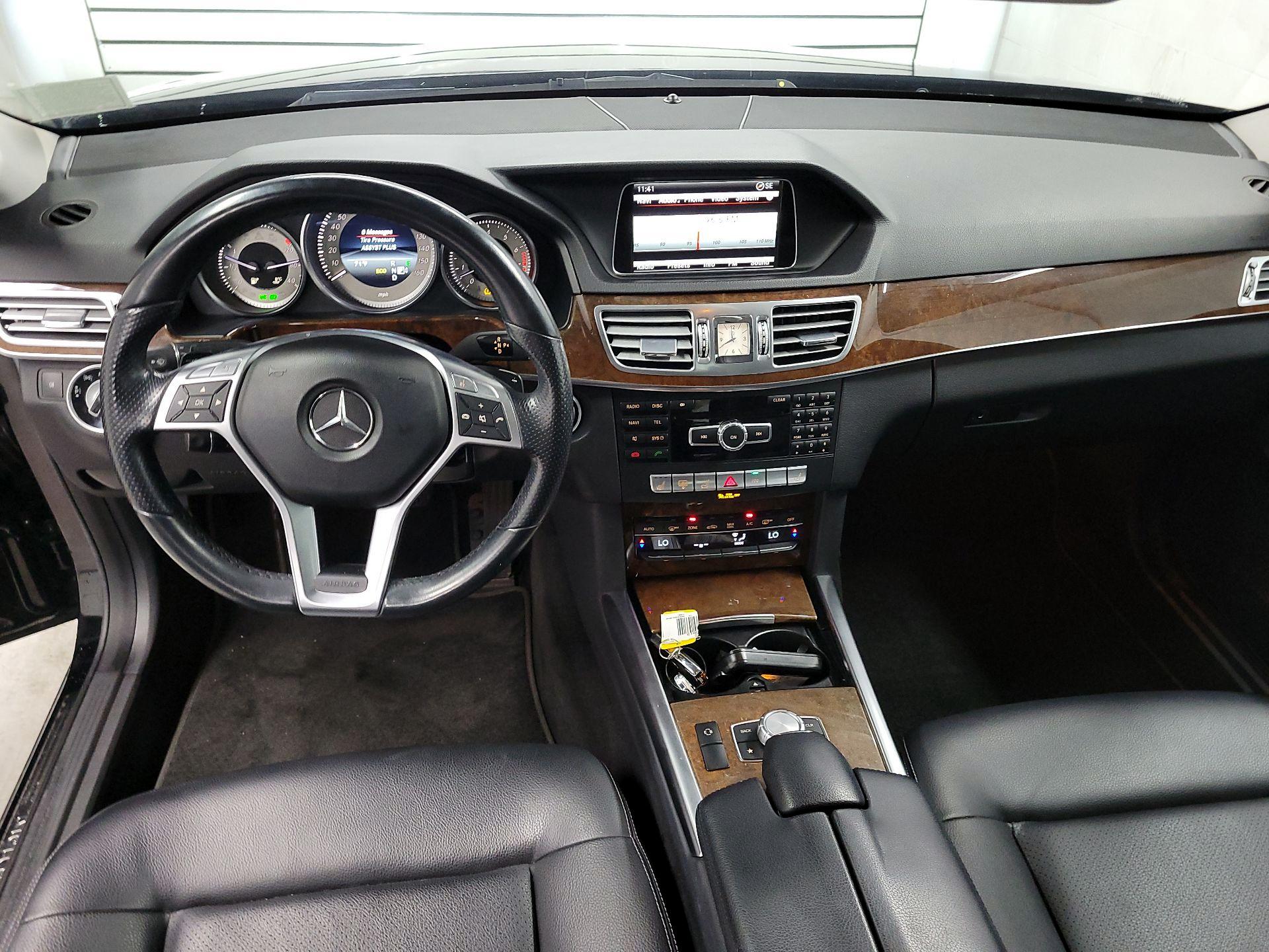 Thumbnail: 2014 Mercedes-Benz E-Class - 9