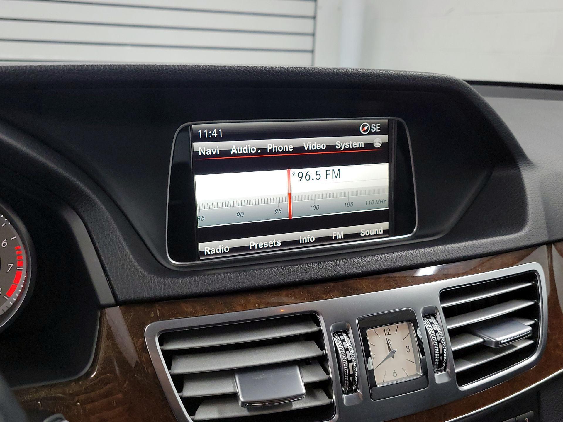 Thumbnail: 2014 Mercedes-Benz E-Class - 15