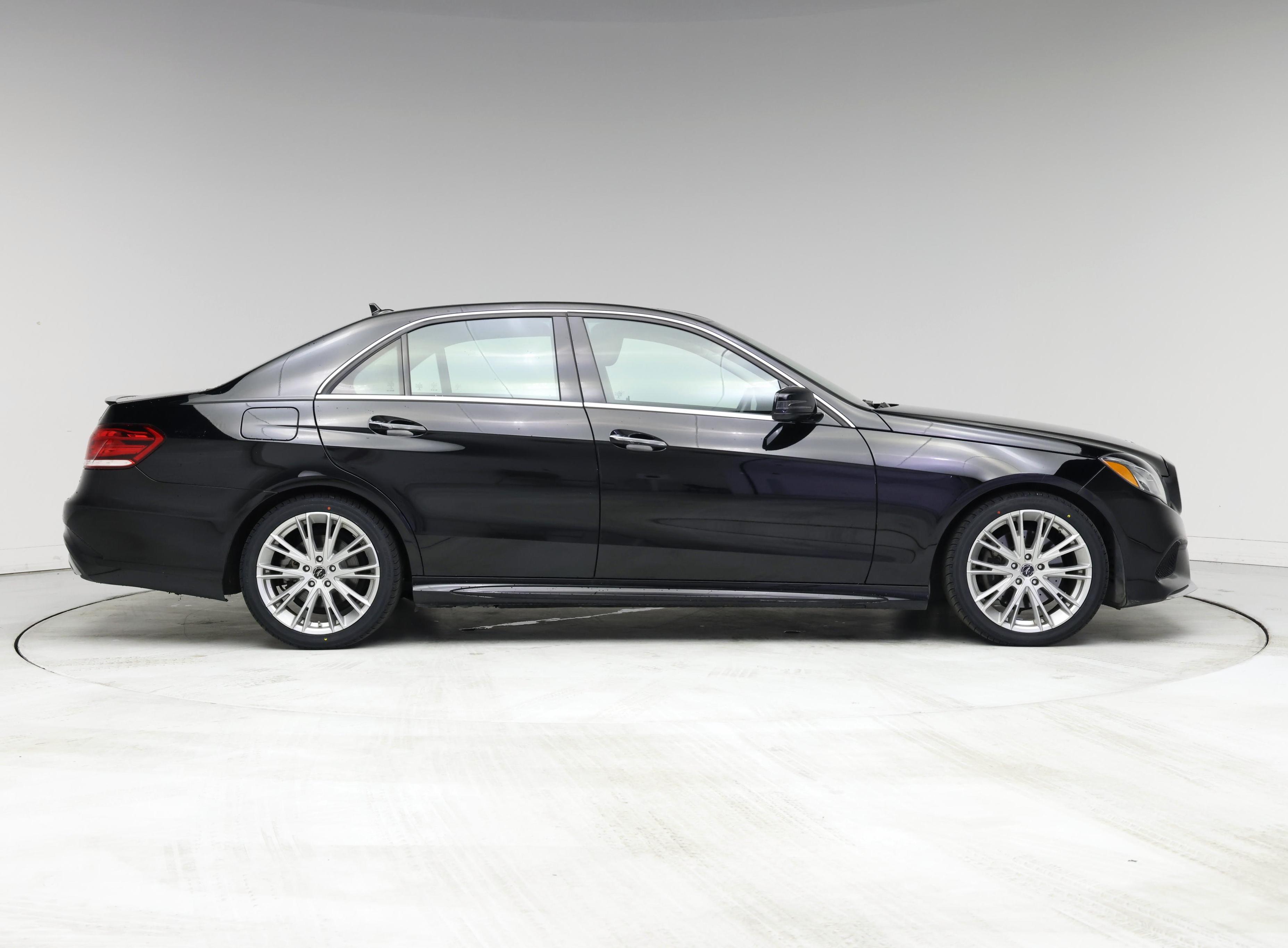 Thumbnail: 2014 Mercedes-Benz E-Class - 7