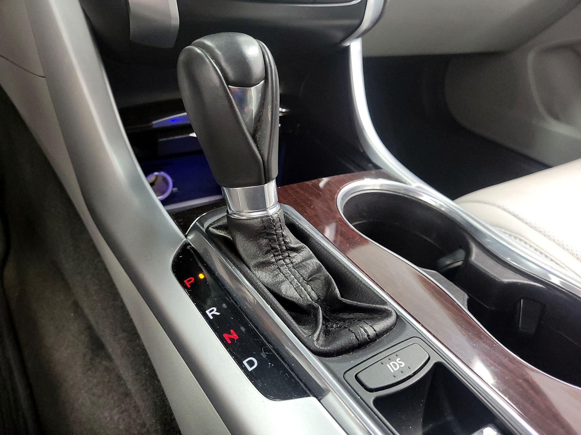 Thumbnail: 2015 Acura TLX - 16