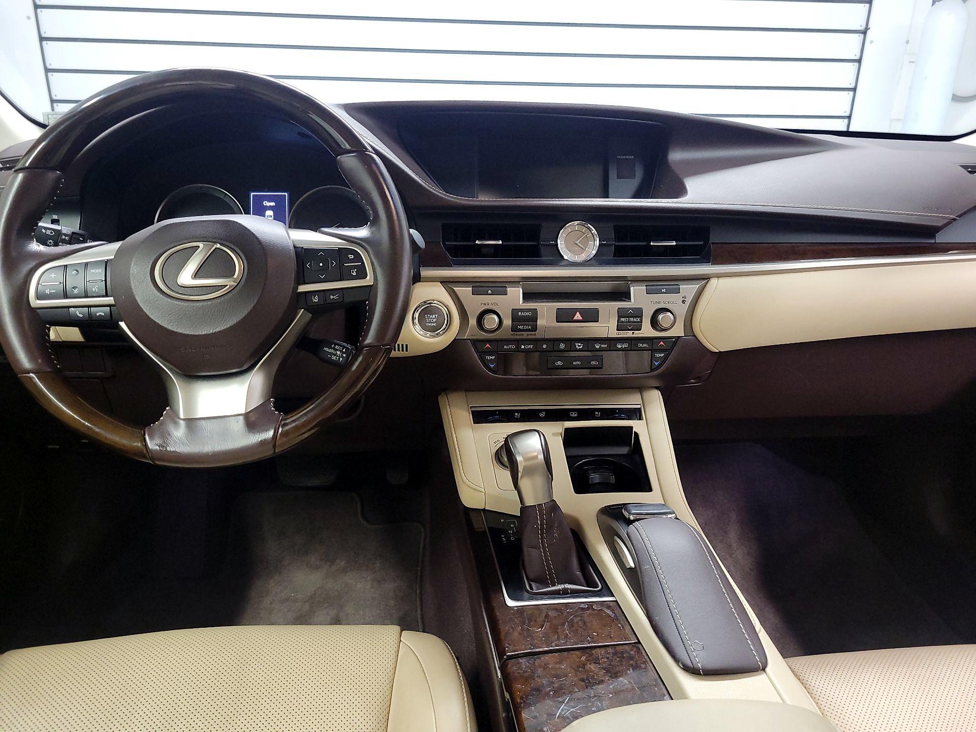 Thumbnail: 2016 Lexus ES - 9