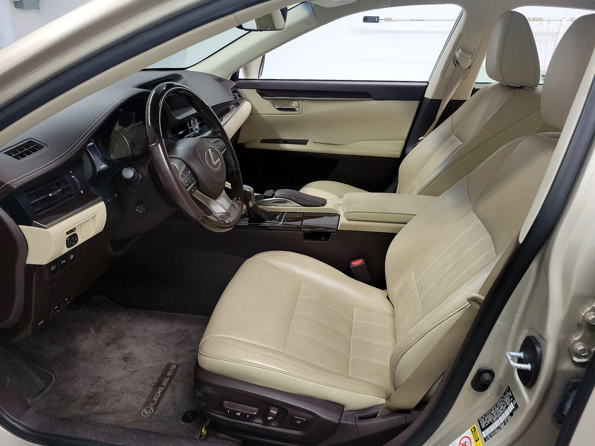 Thumbnail: 2016 Lexus ES - 11