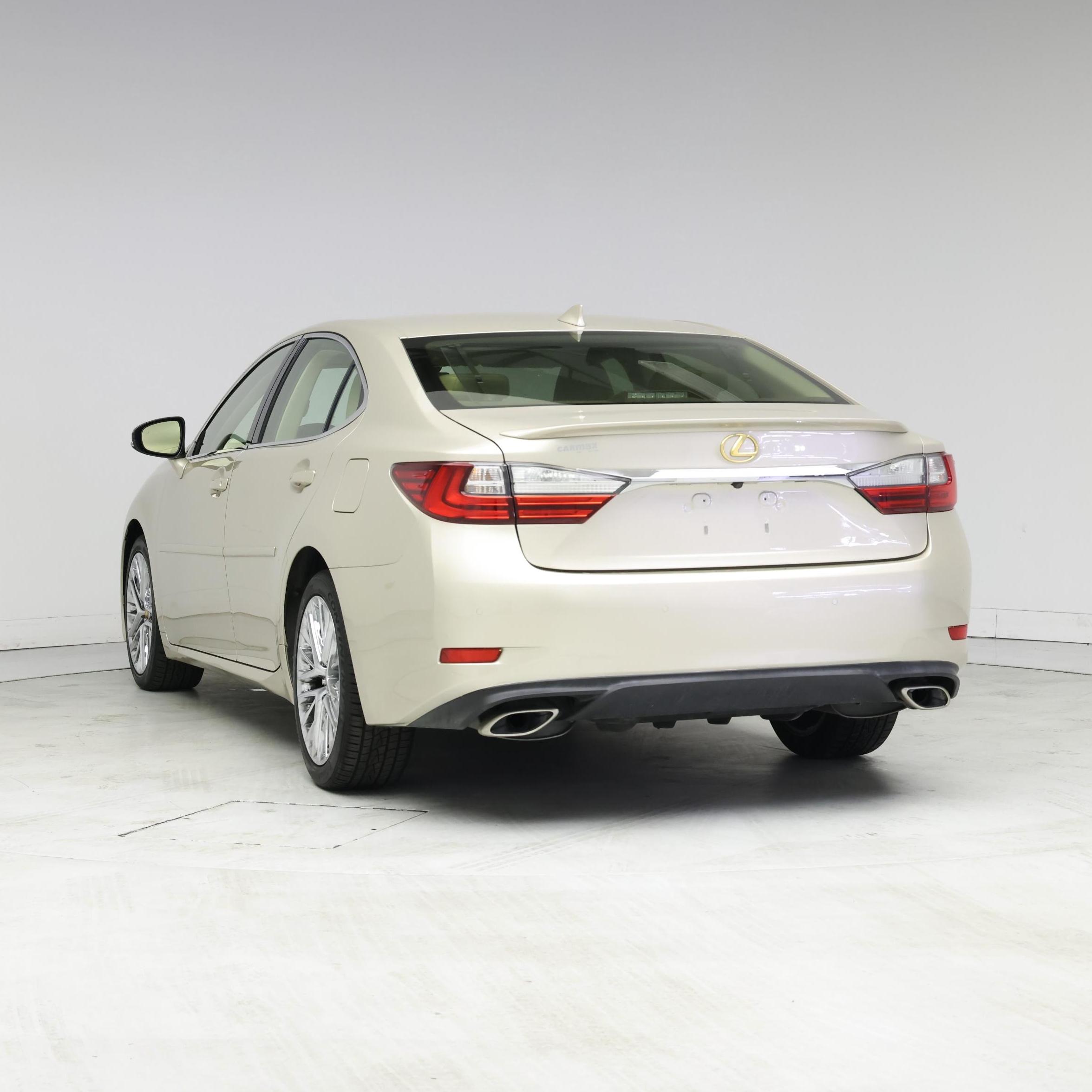 Thumbnail: 2016 Lexus ES - 2