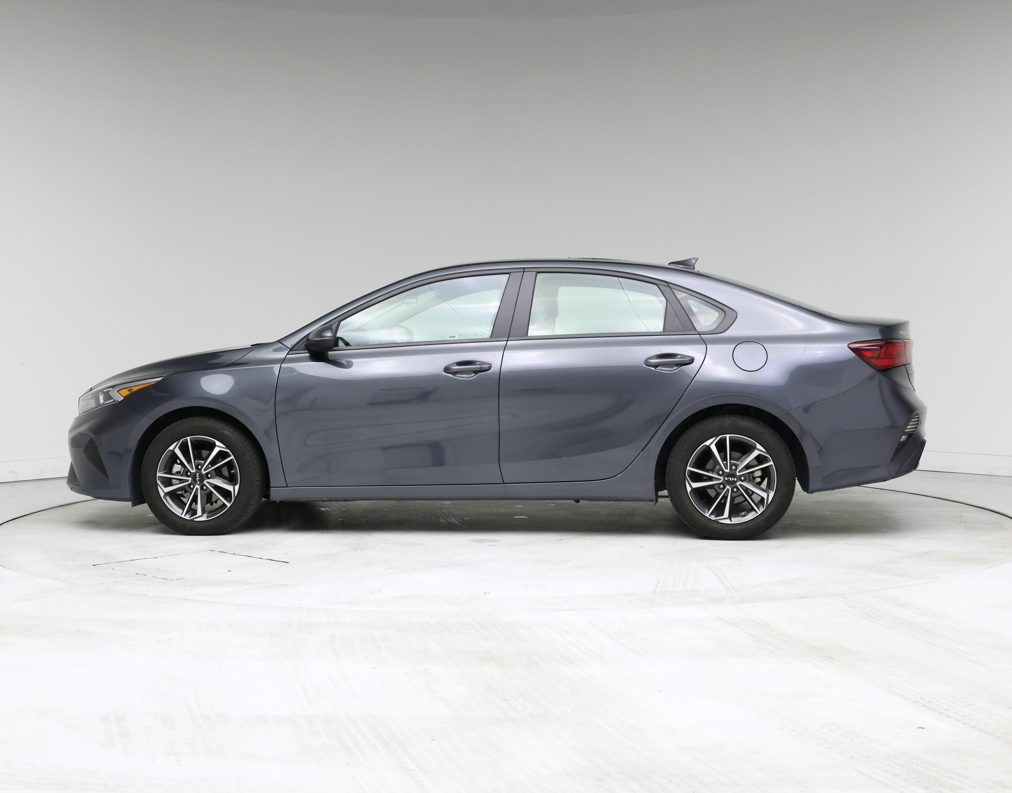 Thumbnail: 2023 Kia Forte - 3