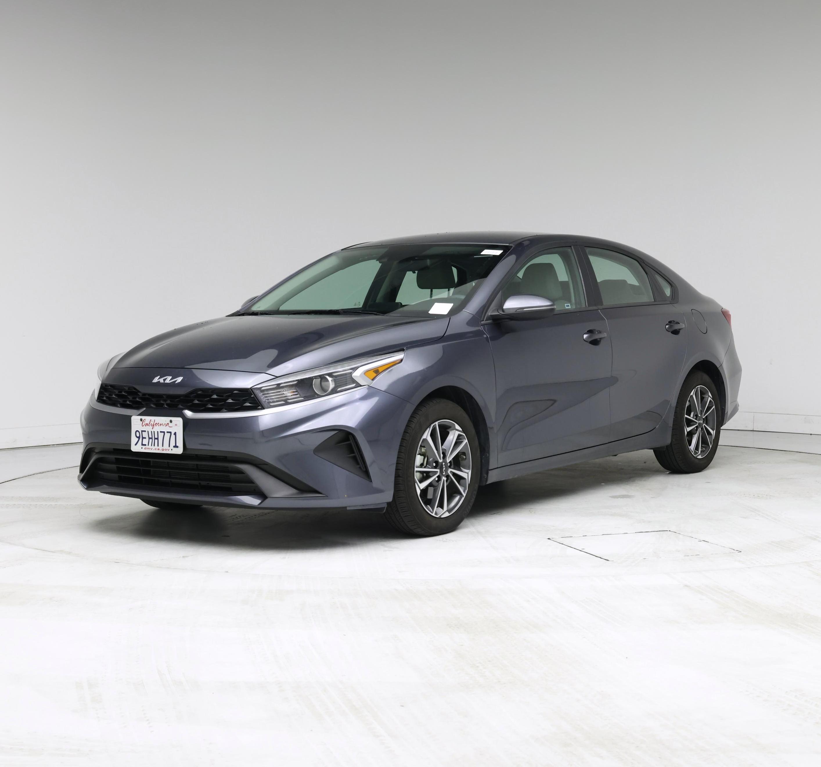 Thumbnail: 2023 Kia Forte - 4