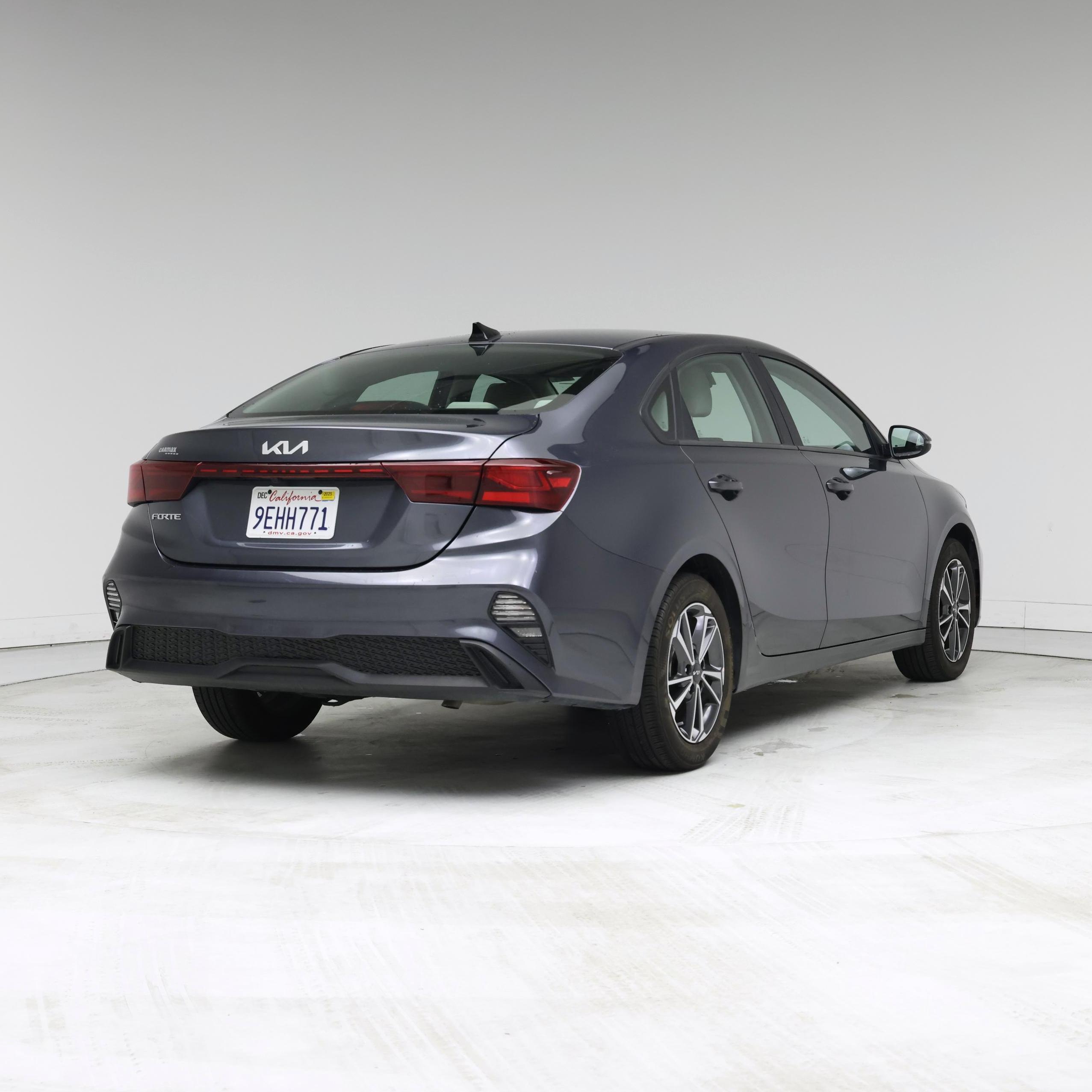 Thumbnail: 2023 Kia Forte - 8