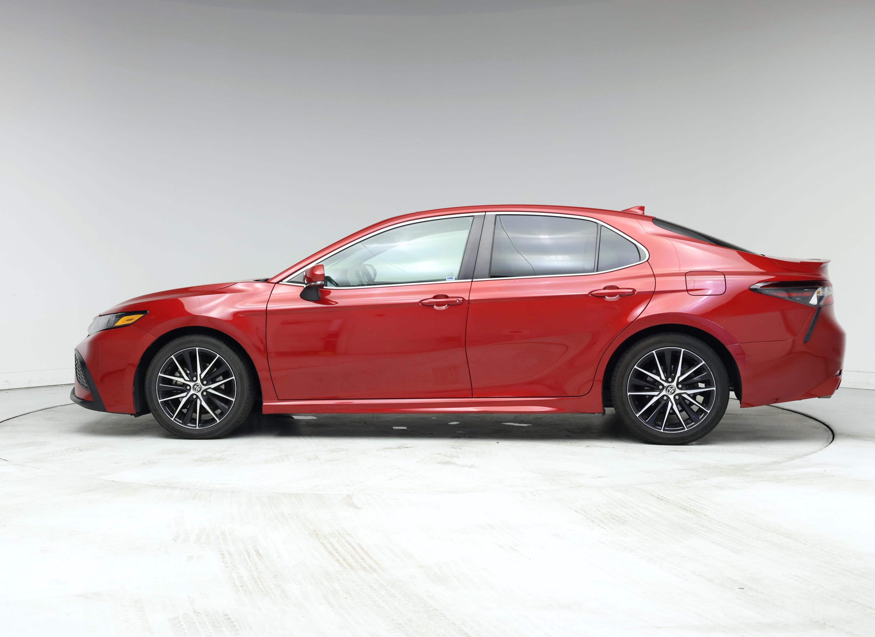 Thumbnail: 2022 Toyota Camry - 3