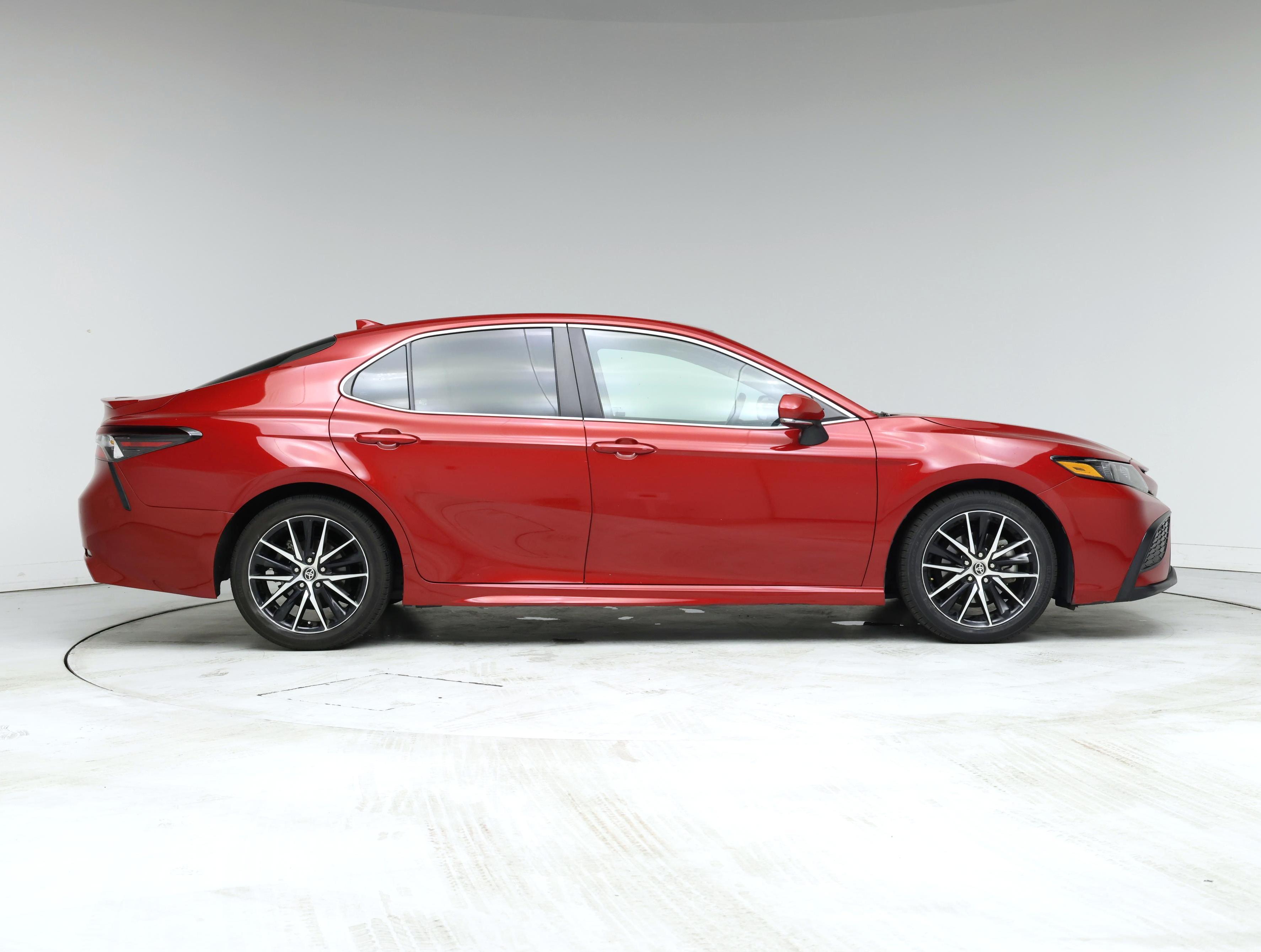 Thumbnail: 2022 Toyota Camry - 7