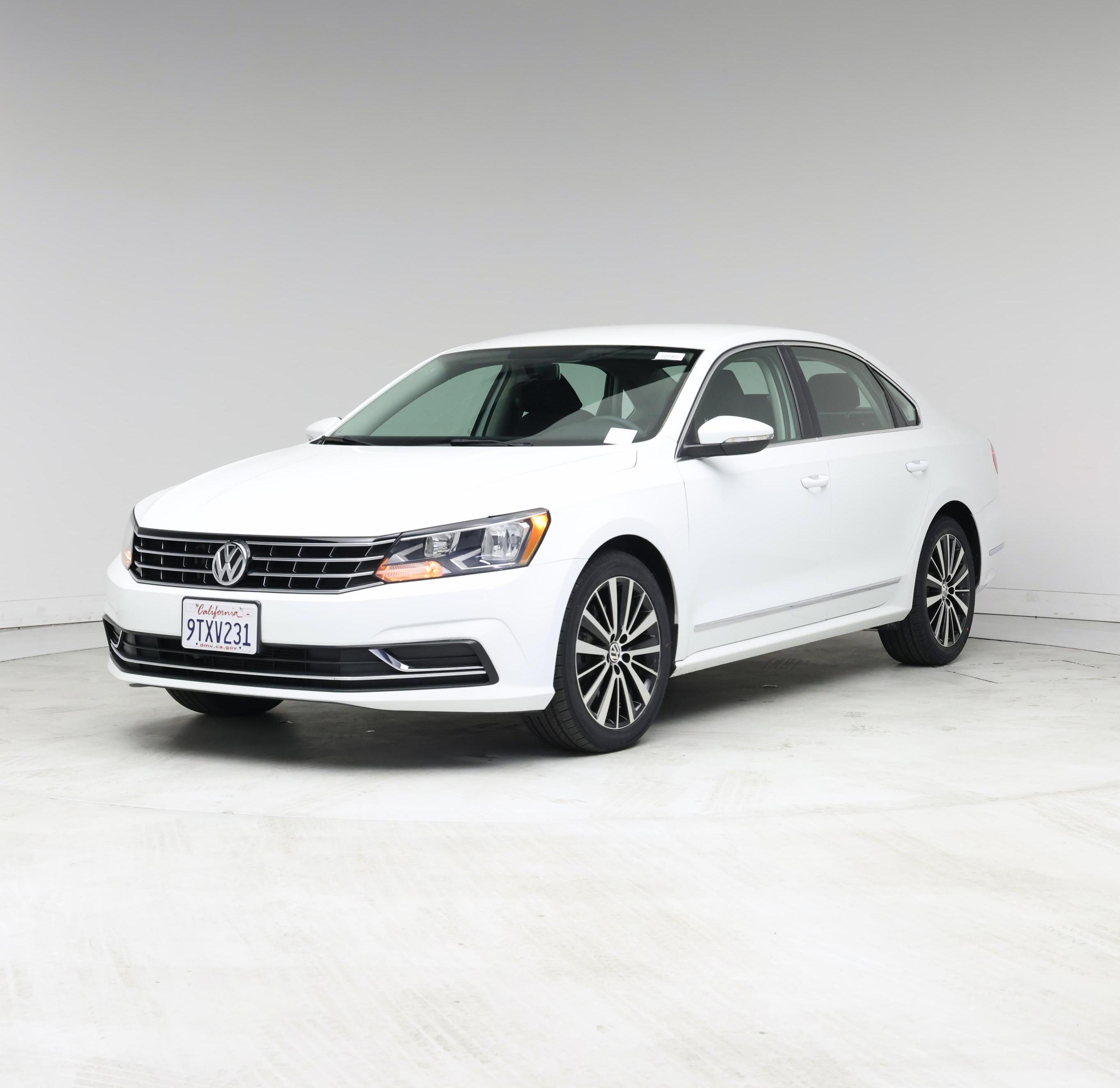 Thumbnail: 2016 Volkswagen Passat - 4