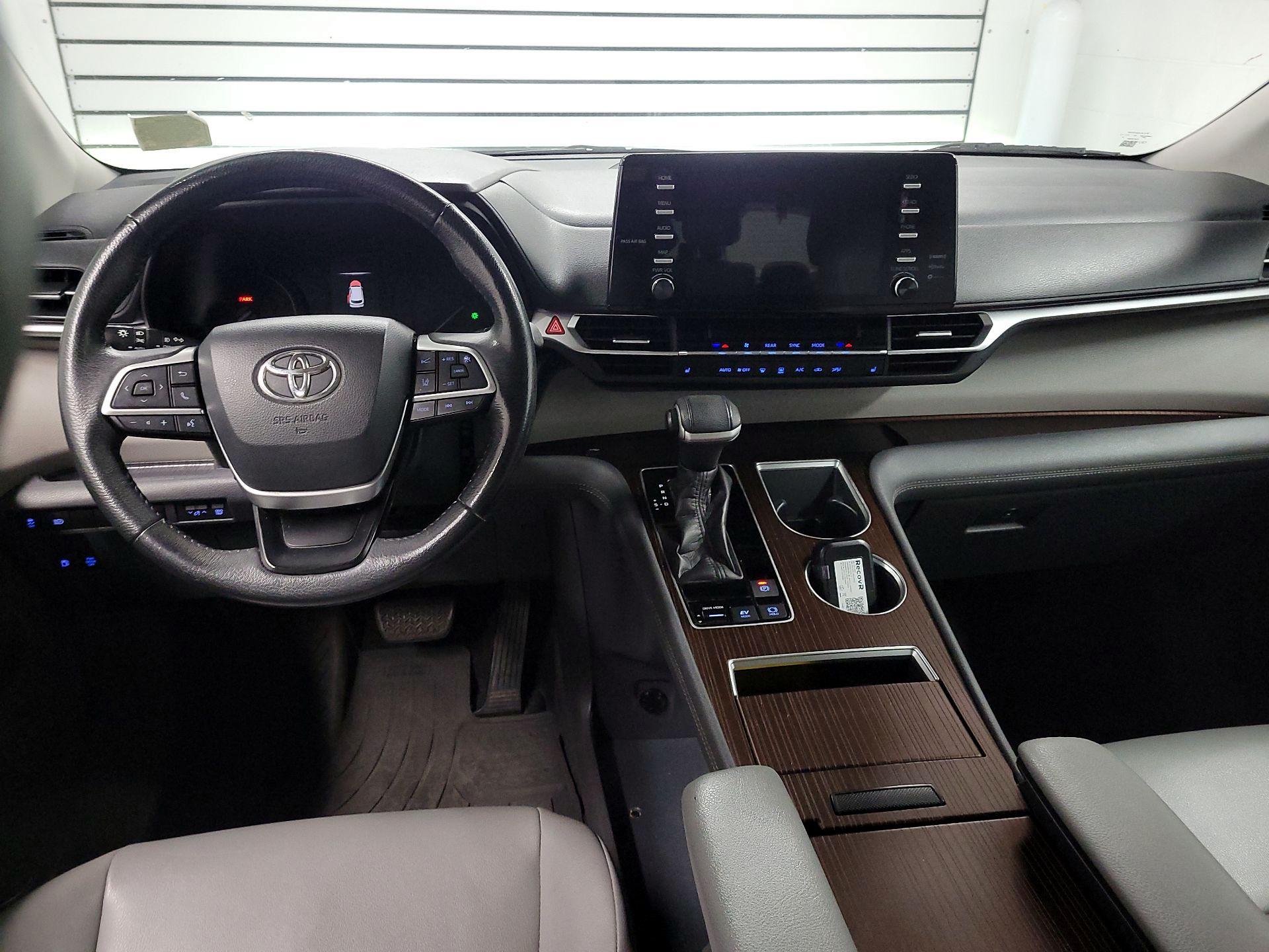Thumbnail: 2021 Toyota Sienna - 9