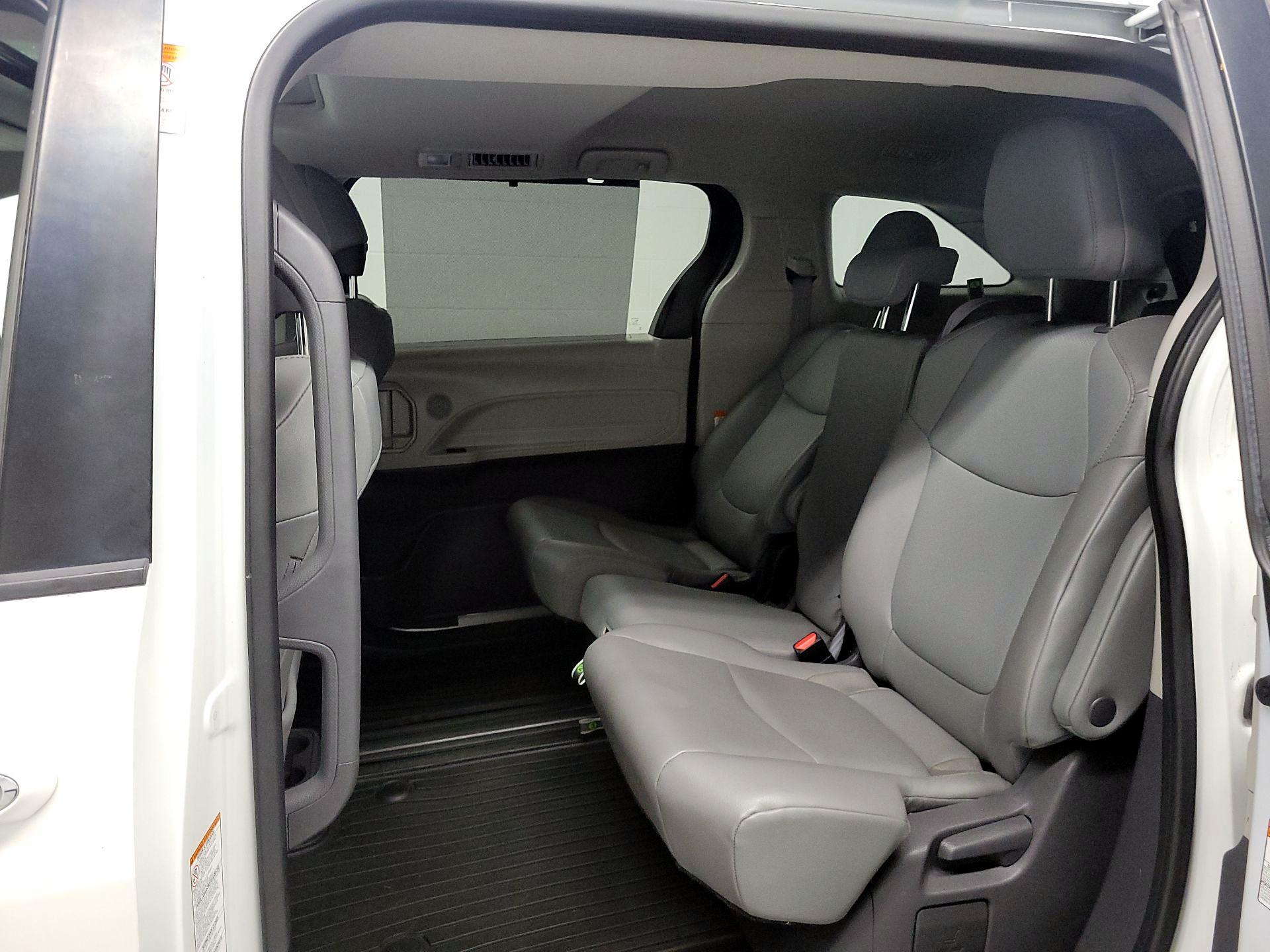 Thumbnail: 2021 Toyota Sienna - 19